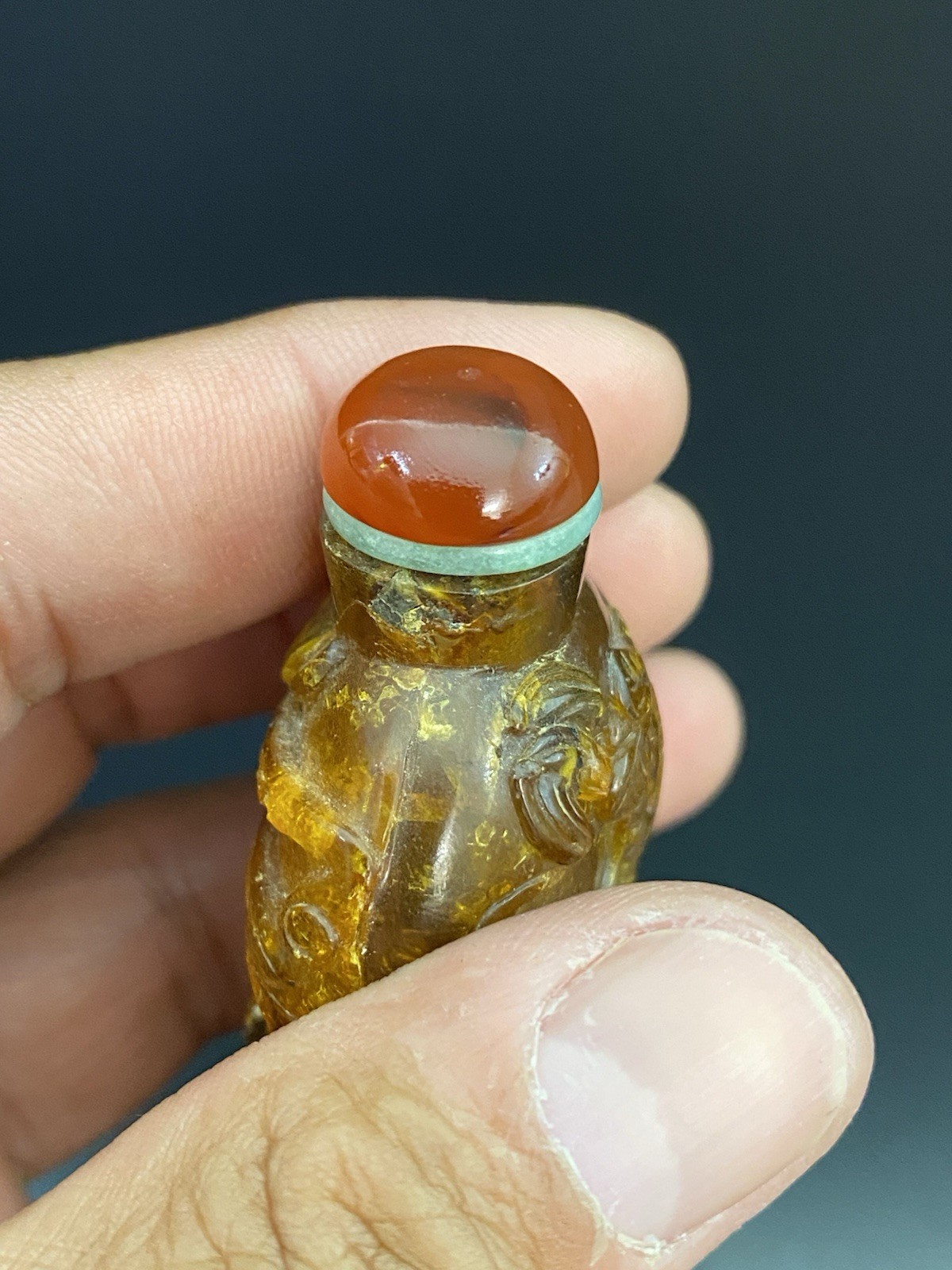 Antique Chinese Carved Honey Amber Foo Dog Lion Motif Snuff Bottle Carnelian Cap