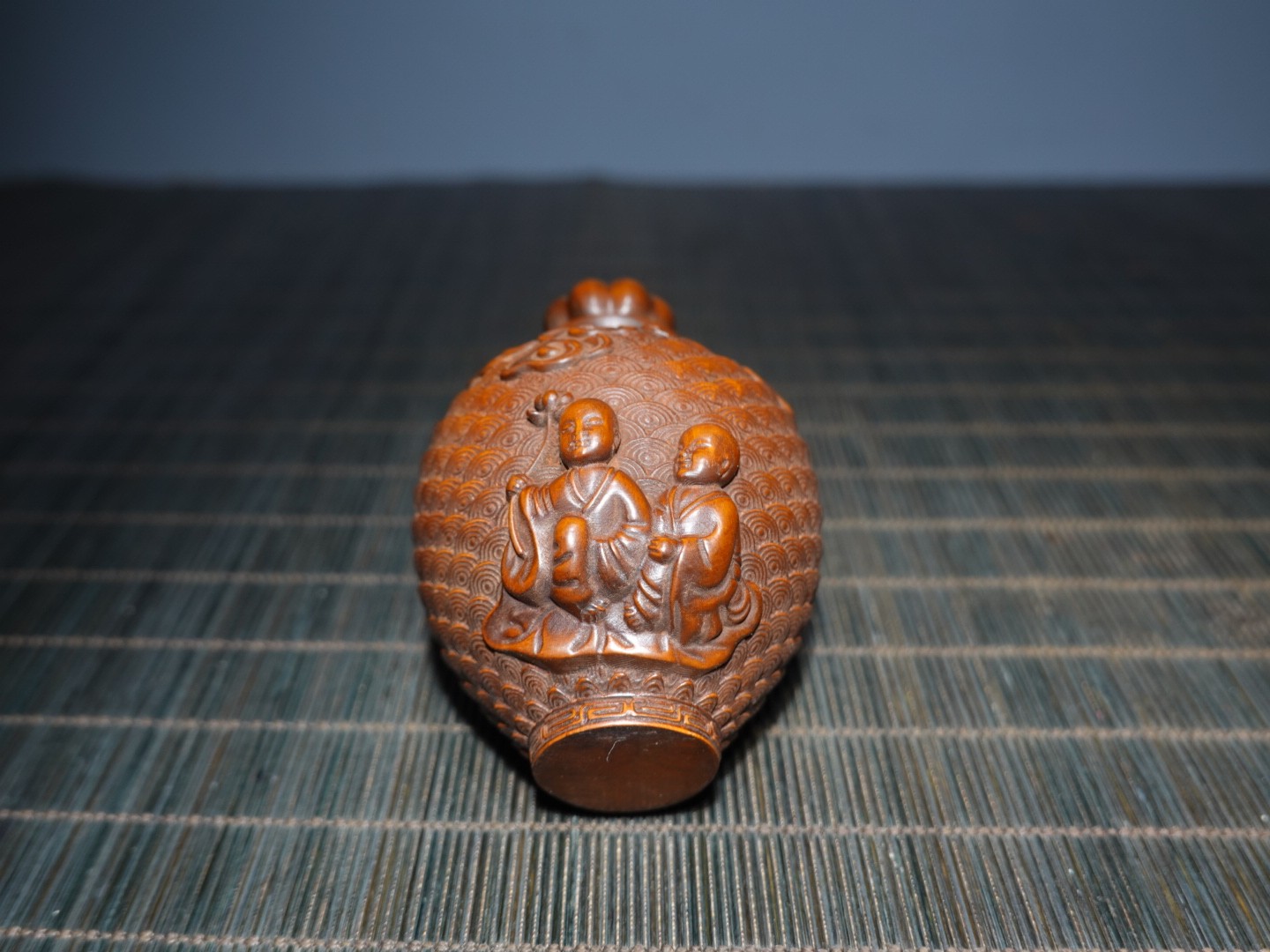 2.8″ Collect China Box-wood Carving Auspicious Clouds Children Snuff Bottle
