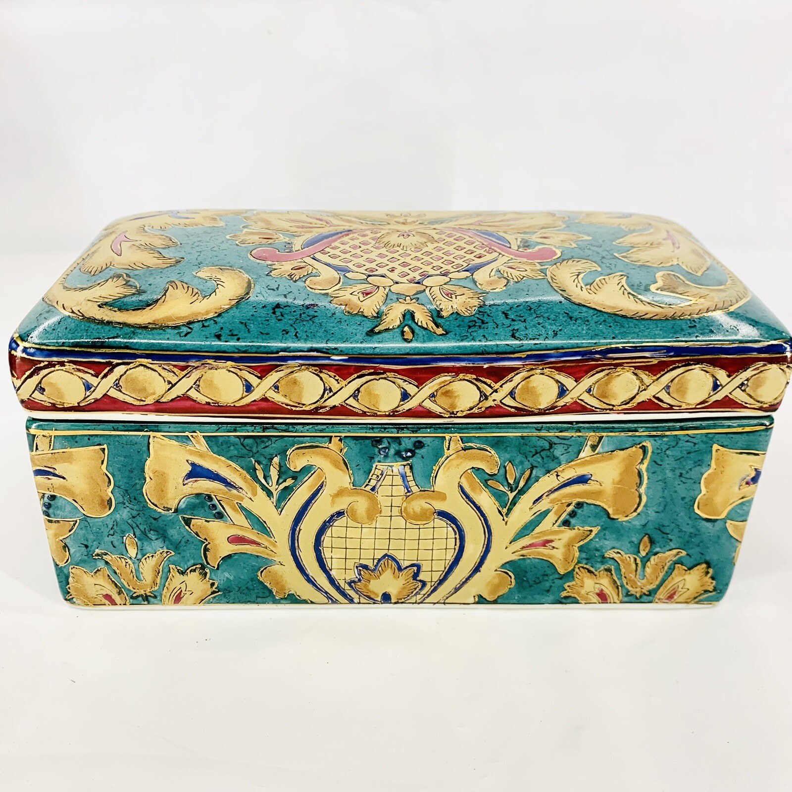 Oriental Accent ceramic box No chips or cracks Asian Art design Gold Inlay
