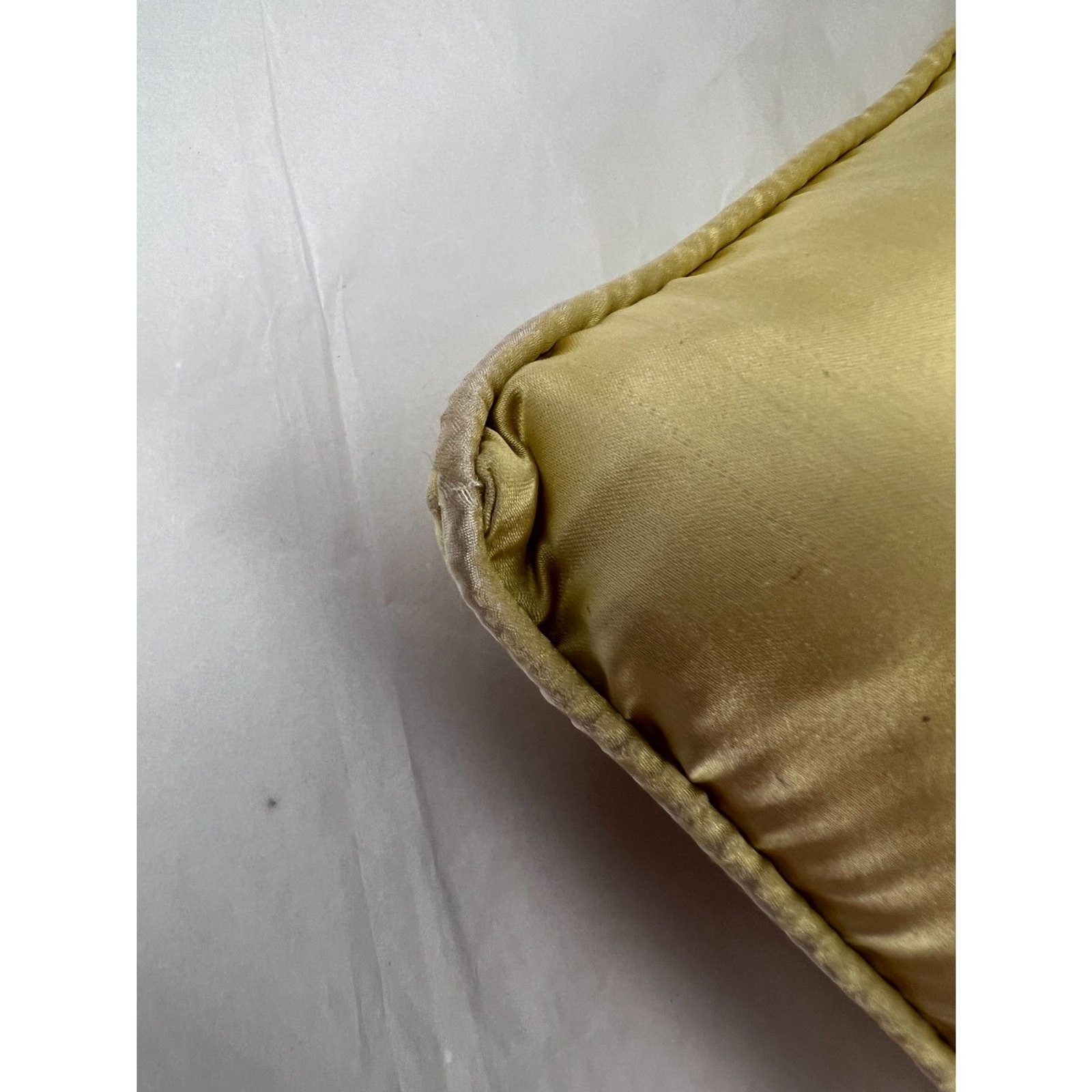 MCM Chinese 100% Silk Embroidered Throw Pillow Gold Removable Cover 15″x15″ EUC