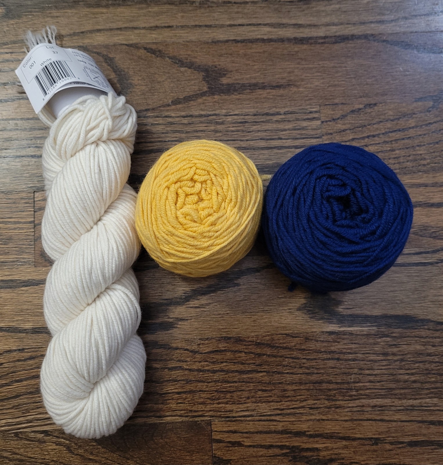 NWT $48 Value 300g 420yds 55% Superwash Merino Wool Yarn Hikoo Simpliworsted