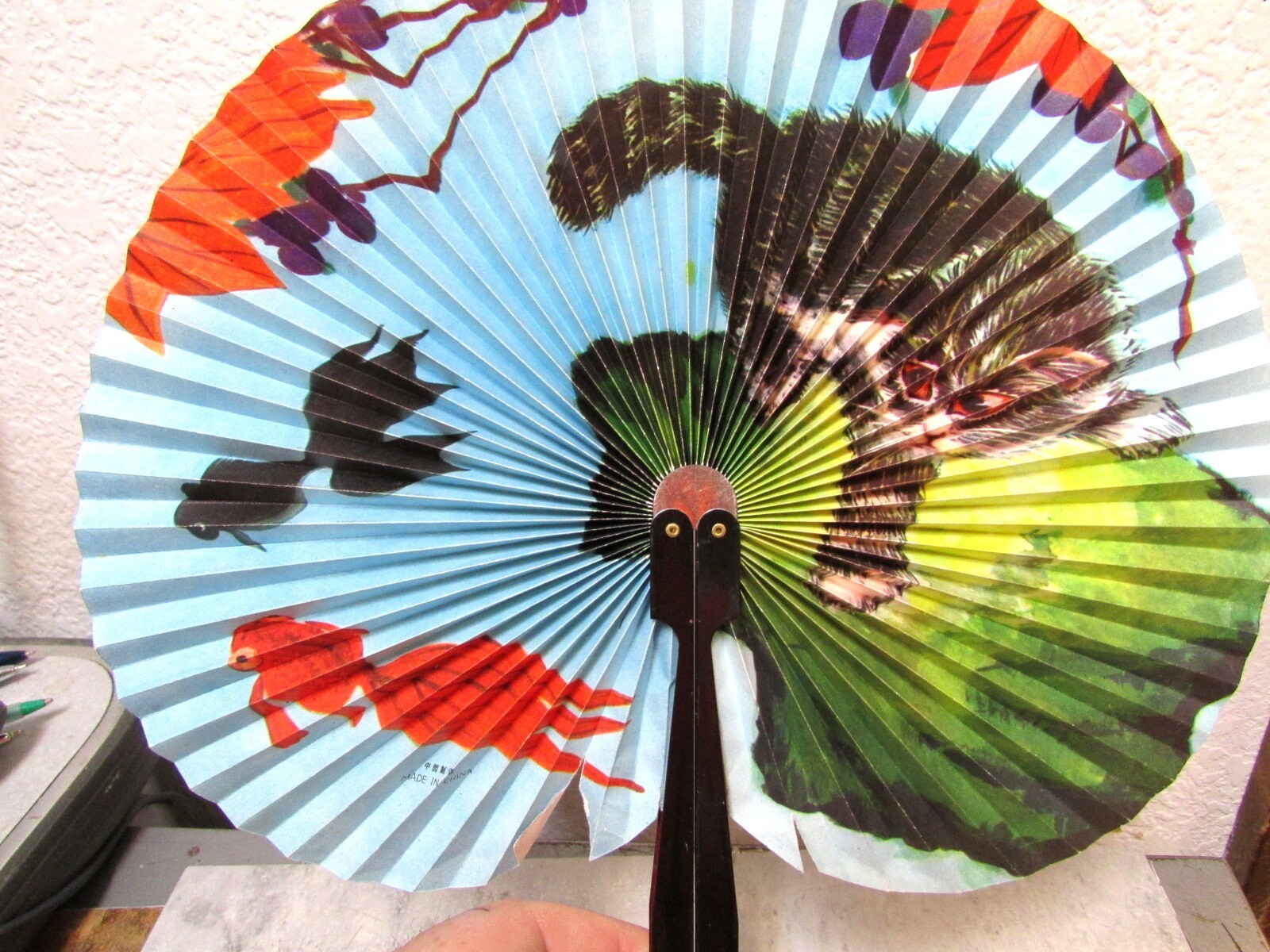 vintage Chinese paper & metal hand held fan, Cat & fish design, great decor