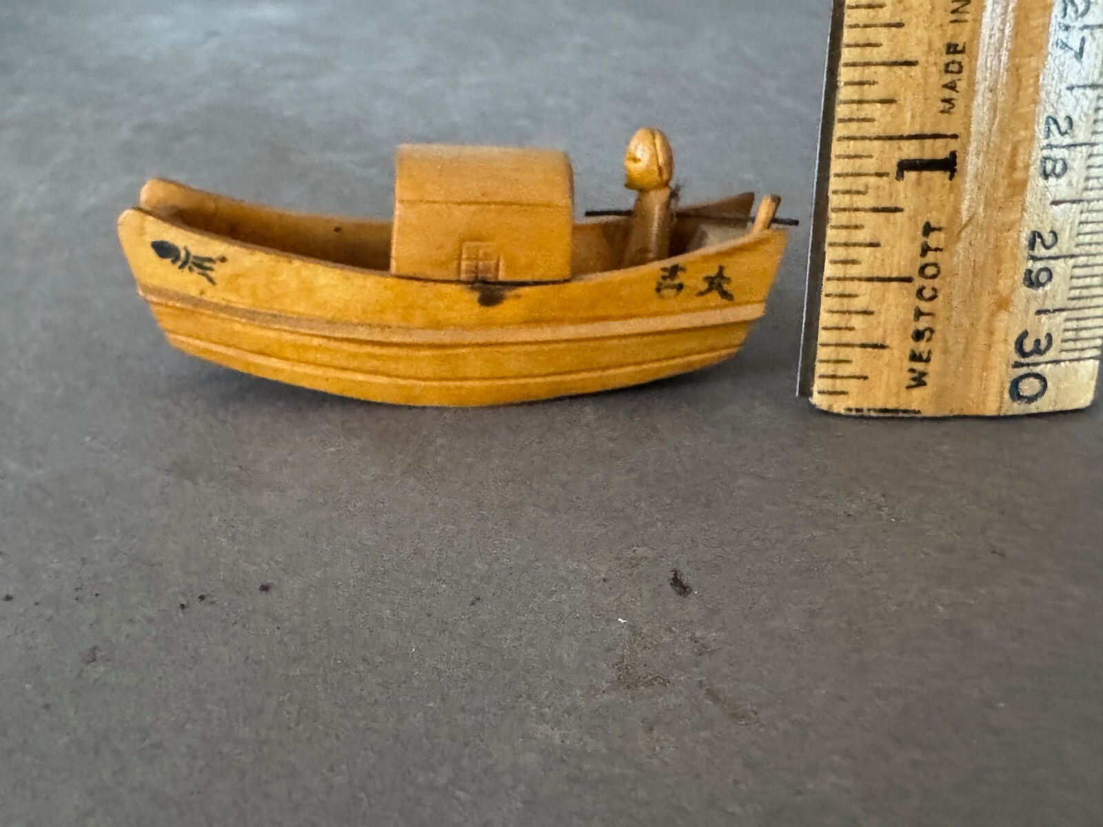 SMALL CARVED CHINESE ASIAN SAMPAN FISHING RIVER BOAT WITH MAN ROWING FIGURINE