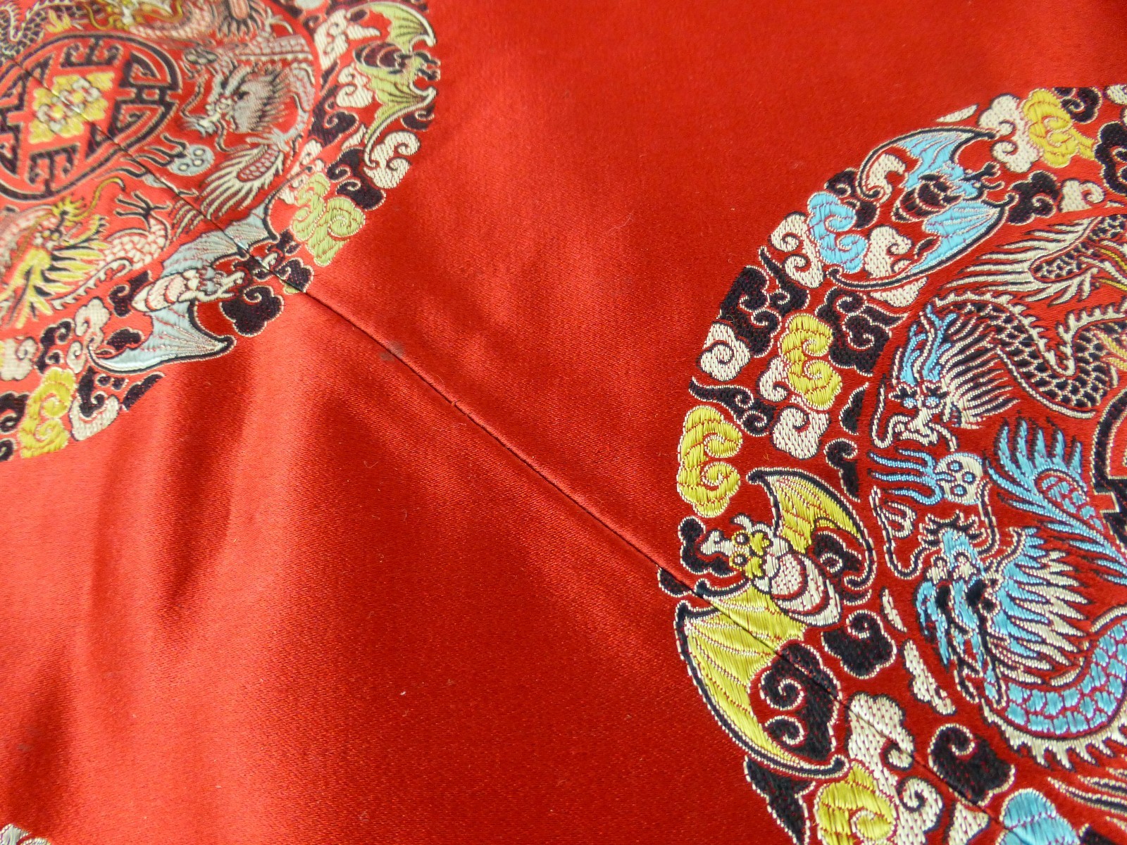 Vintage /Antique Chinese Embroidery unframed textile [Y8-W7-A8]