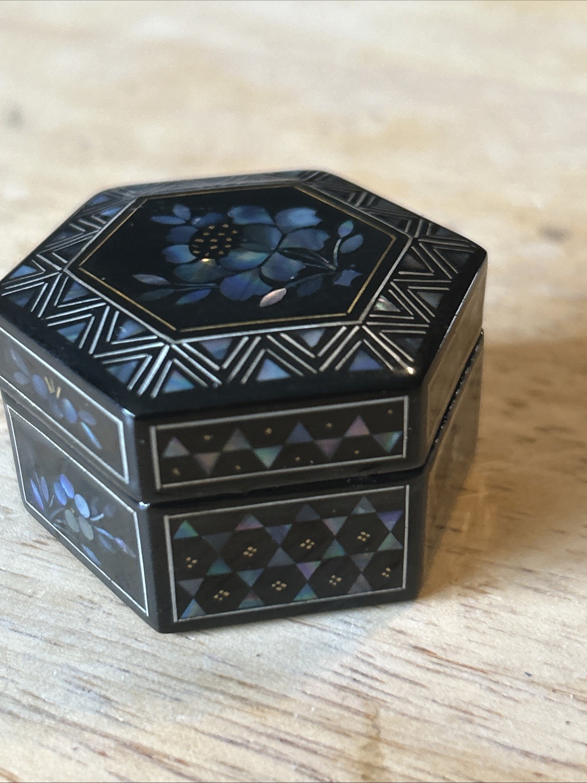 Vintage Hexagonal Mother of Pearl Inlay Lacquer Box Floral Geometric