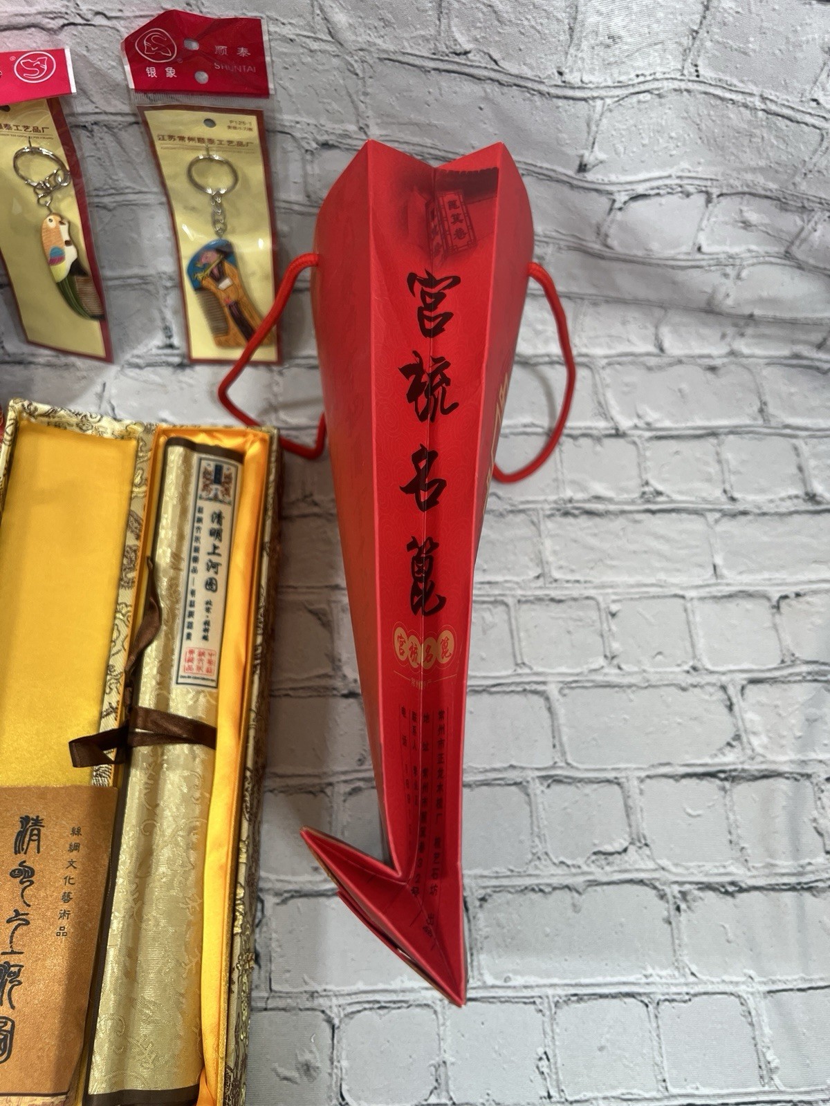 Chinese Cultural Gift Set Lot Scroll Art Traditional Combs Keychains Boxed