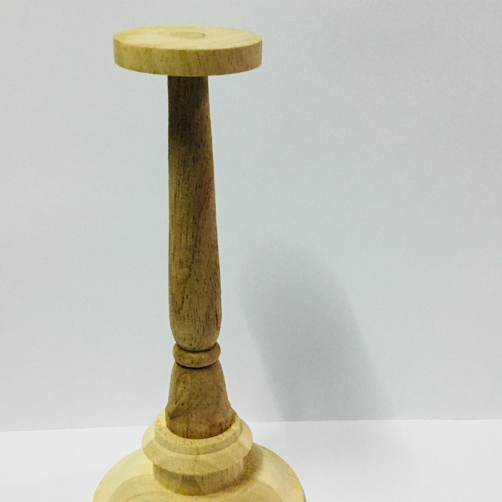 6 ” high head stand hardwood with natural wood pattern, unpainted 1Pc