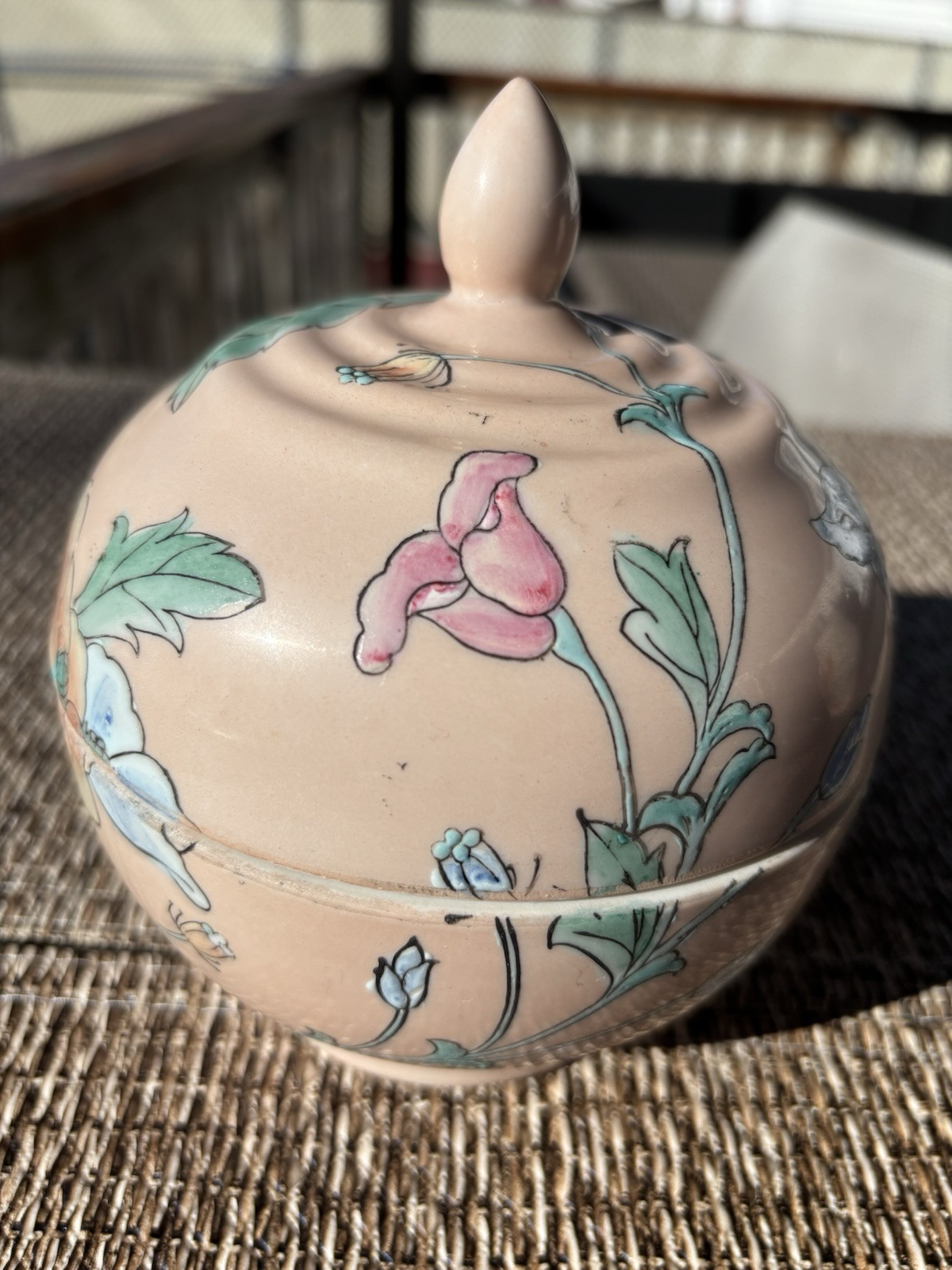 VTG-Toyo Whispering Garden Lidded Dish HFP Macau Pink Floral Ceramic Bowl Lid