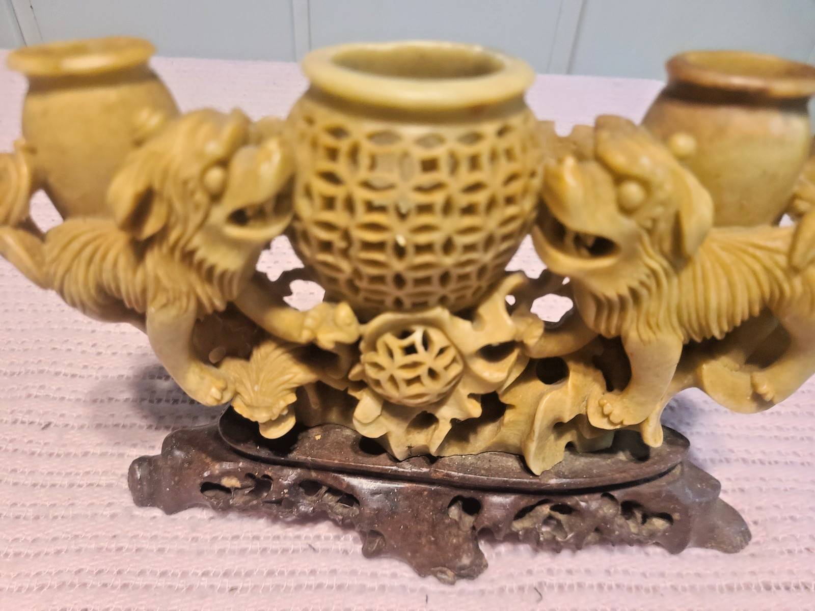 VINTAGE HAND CARVED SOAP STONE INCENSE BURNER FOO DOGS 8″ x 8 1/2″