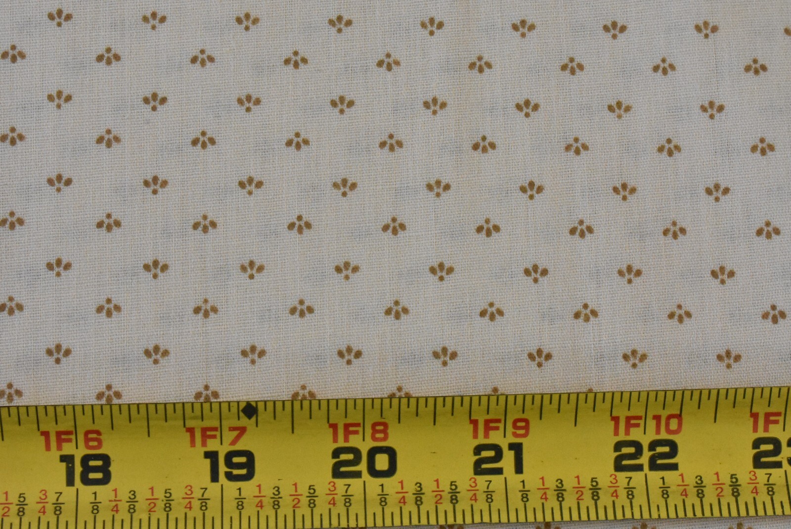 By 1/2 Yd, Vintage, Old-Gold Print on Pale-Yellow Quilt Cotton, V48