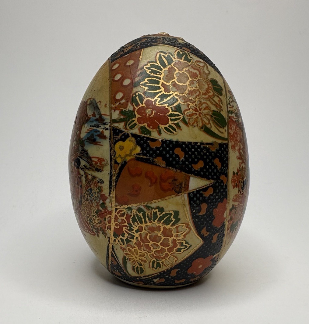 LOOK Satsuma Asian Porcelain Hand Painted Egg – Geisha Gold Gilt Japan Nice