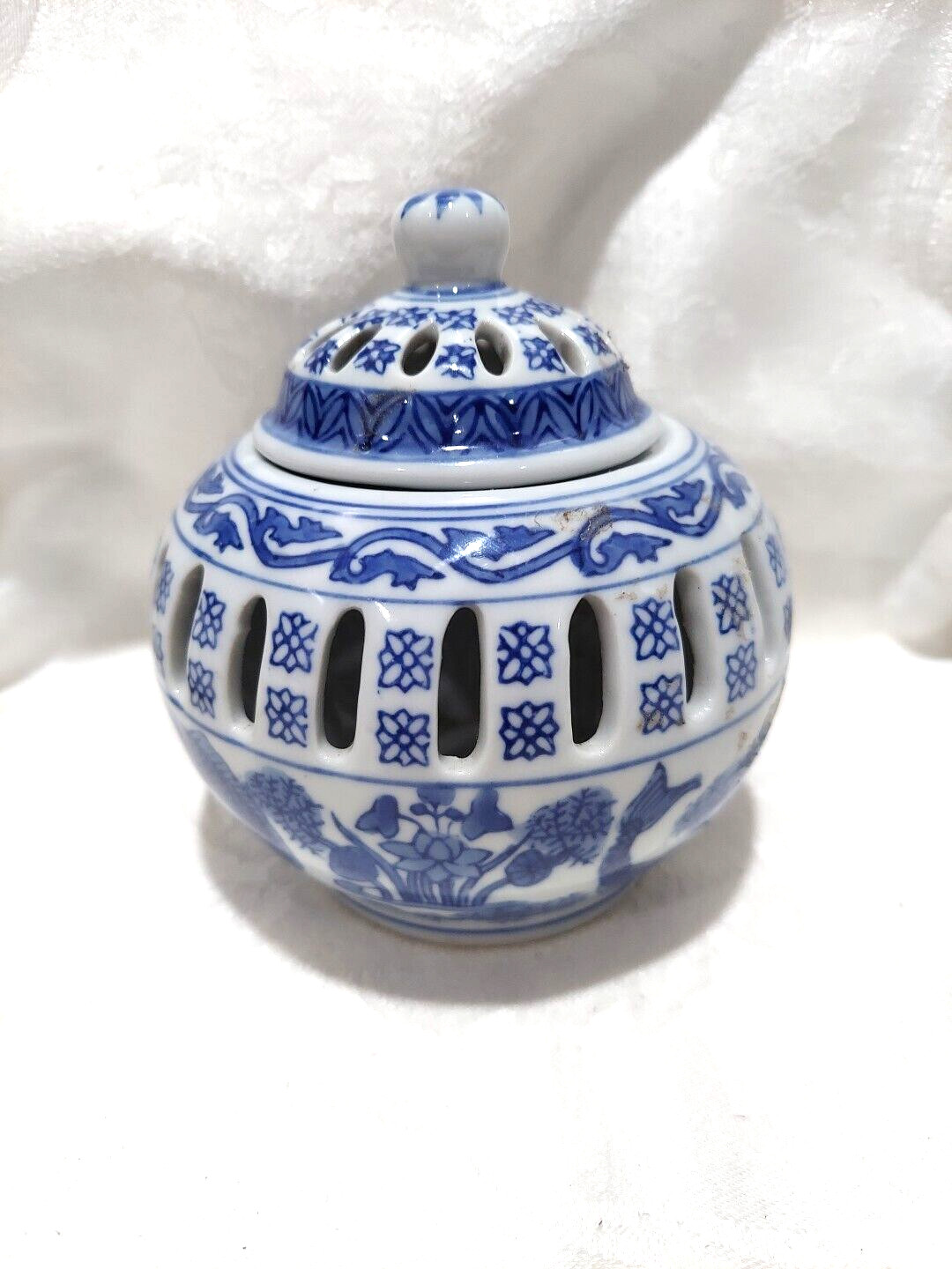 Beautiful Asian Incense Burner Blue & White Koi Fish Design 4″ in Diameter