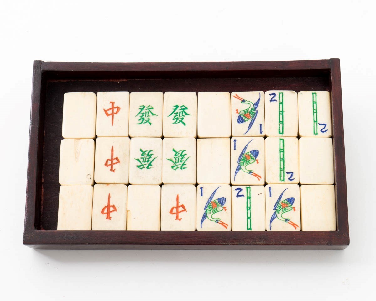 Antique 1920s Chinese Mahjongg Game Set Wood Case with Drawers 120 Painted Tiles