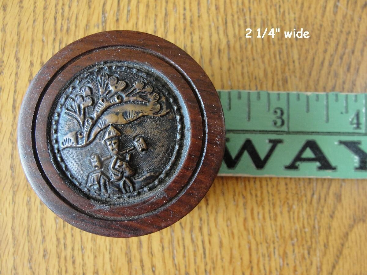Chinese Zodiac Astrological Calendar Compass 2 1/4″