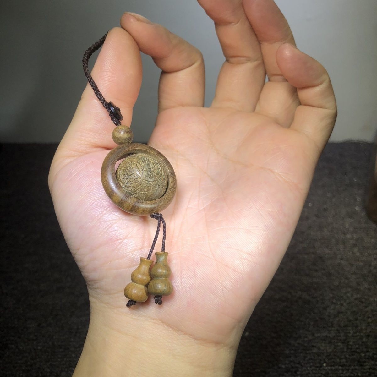 Antique Green Sandalwood Pixiu Rotating Bead Phone Strap Bag Decor Stress Relief