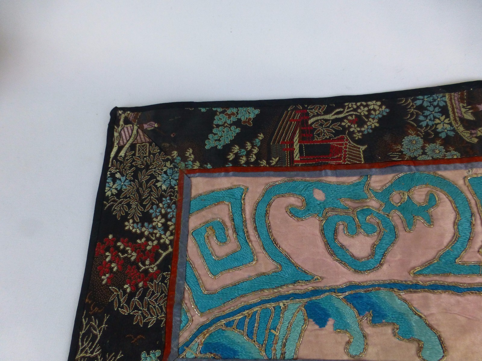 Vintage /Antique Chinese Embroidery unframed textile [Y8-W7-A8]