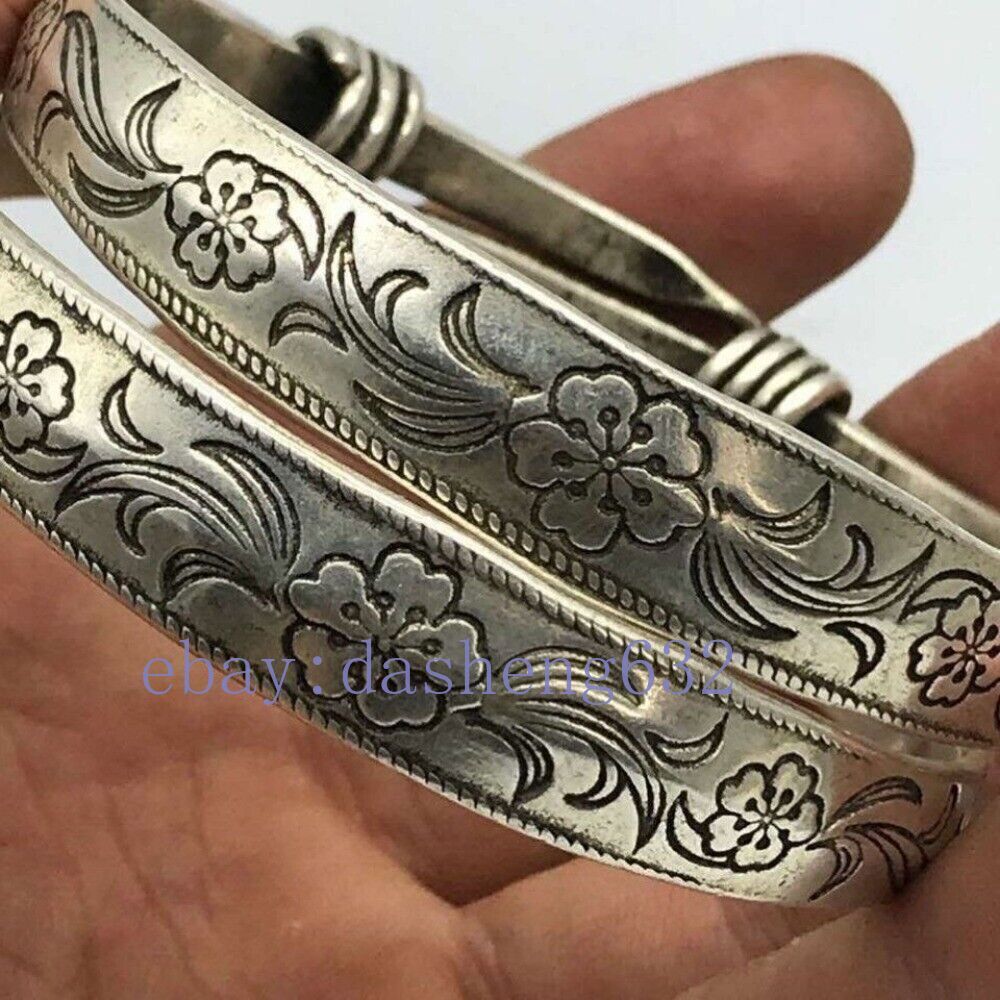 A Pair Old Chinese handcarved flowers Bracelet