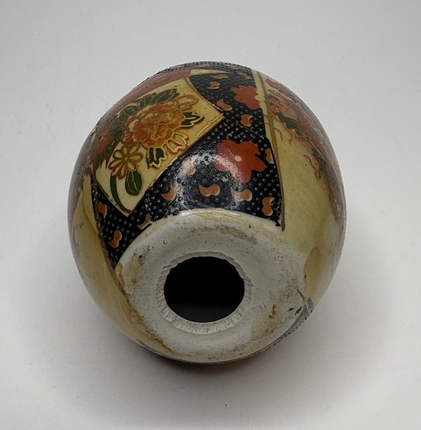 LOOK Satsuma Asian Porcelain Hand Painted Egg – Geisha Gold Gilt Japan Nice