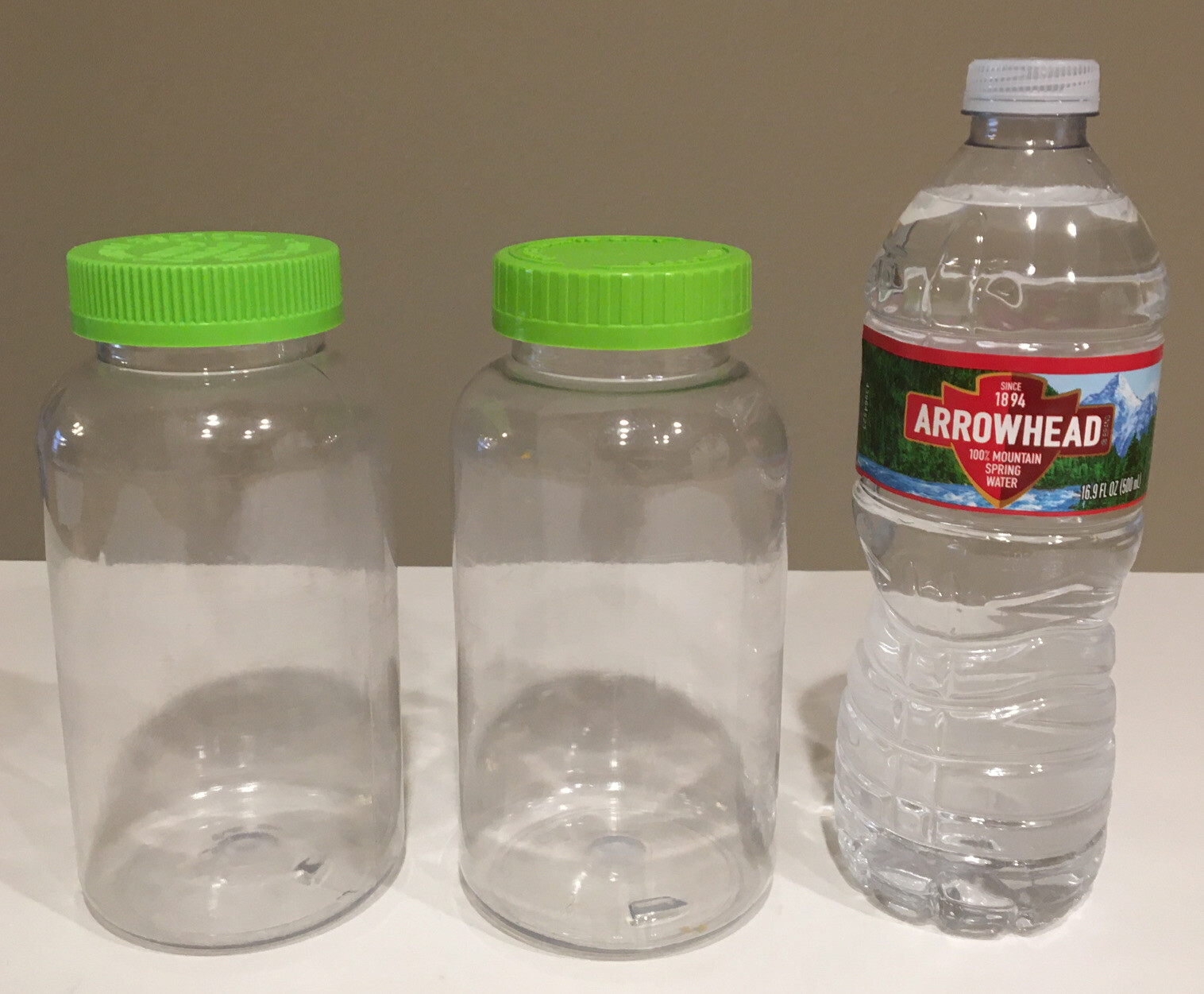 20 oz Plastic Jar w/ Leak Proof Lid Lot Of 2 Food Craft Storage CLEAR CONTAINERS