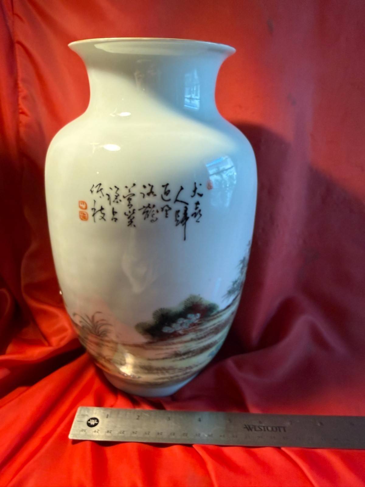 12 inches Chinese Vase Collectible