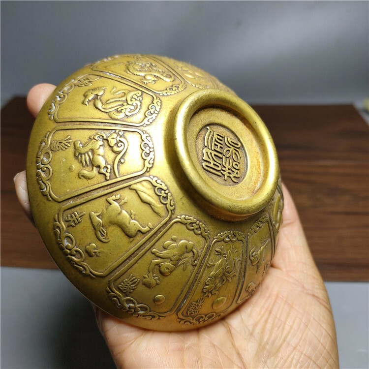 China Collectible Old Antique Brass Chinese Zodiac Bowl Copper Tea Bowl Crafts