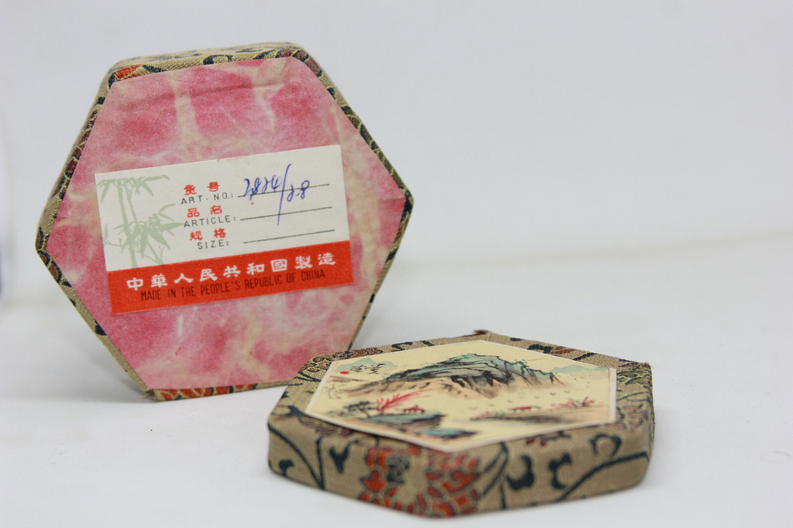 Vtg trinket box Chinese Lidded Decorative Jewelry Box Floral Cloth trinket box