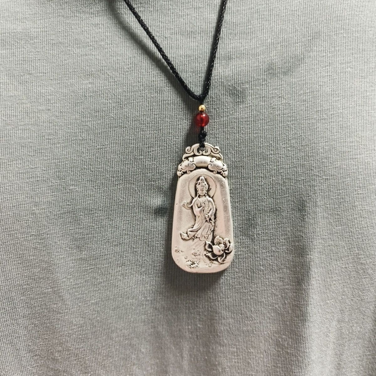 Antique Alloy Guanyin Bodhisattva Pendant Necklace Lucky Amulet Talisman Jewelry