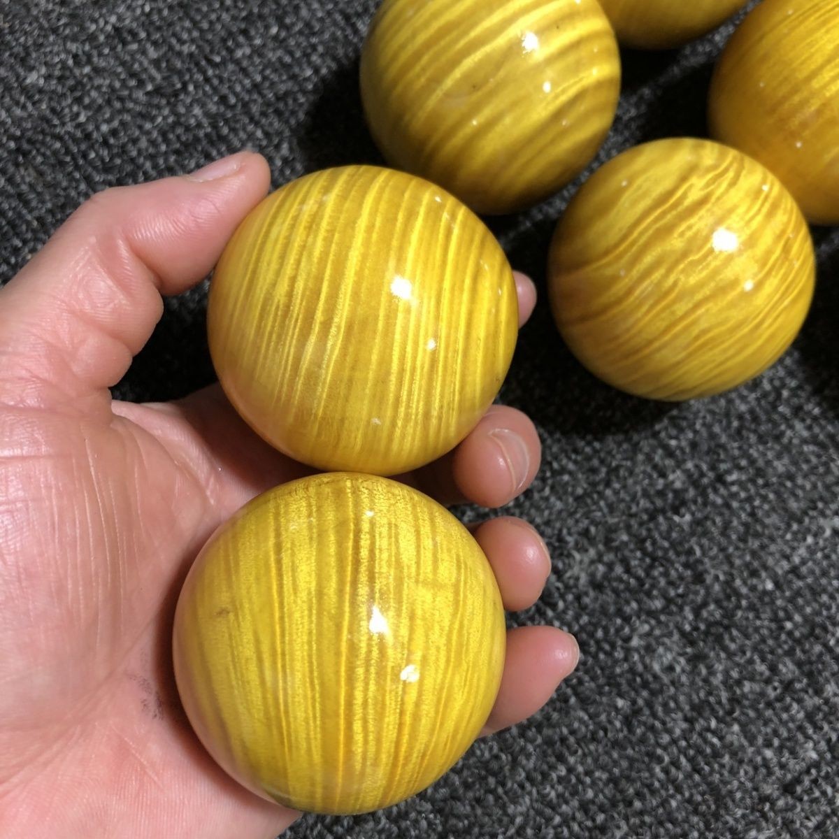 Golden Nanmu Hand Balls 5cm Solid Wood Health Massage Fitness Balls (Pair)
