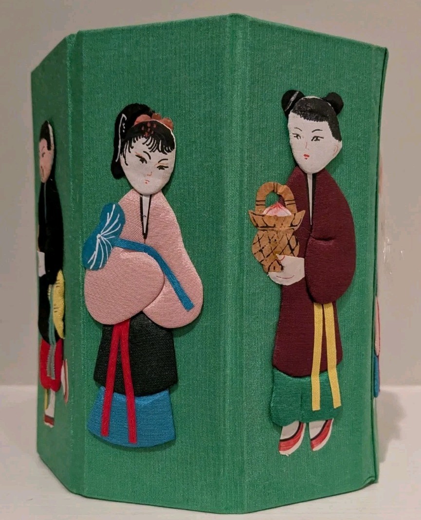 CHINESE 8 IMMORTALS -OCTAGONAL COLLAPSIBLE SILK BOX