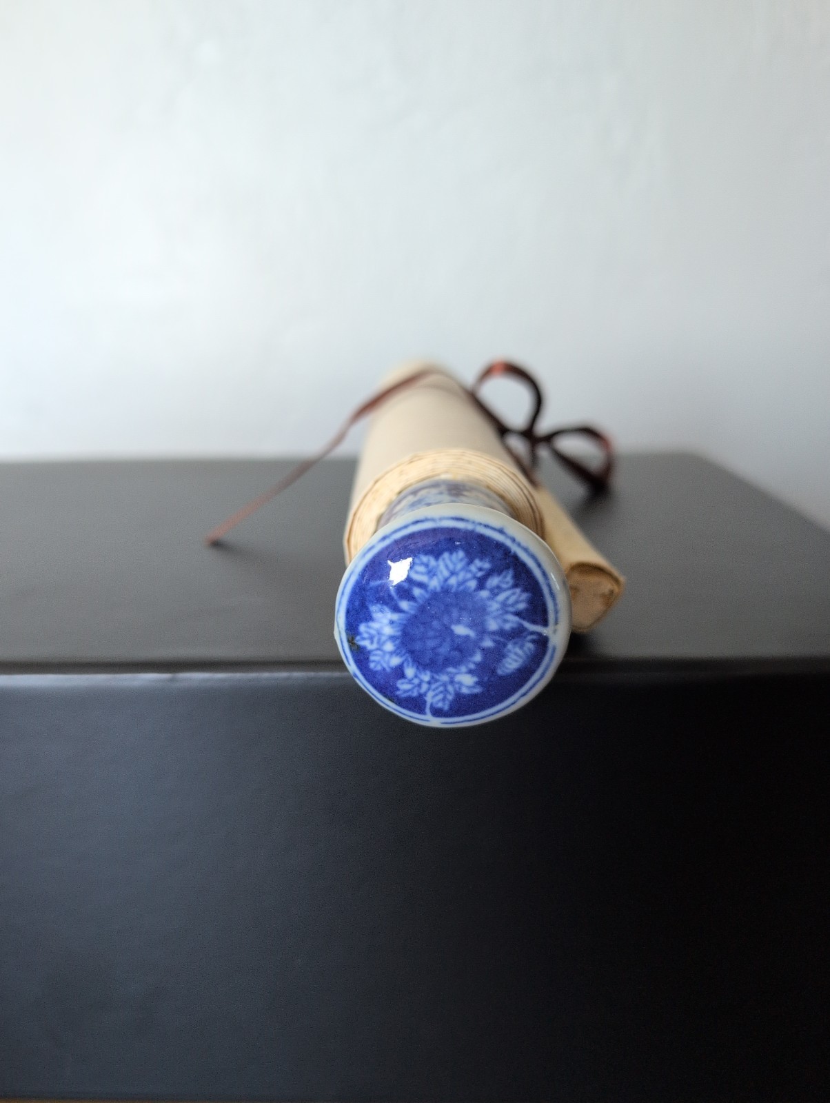 Vtg Original Chinese Plum Blossom Scroll Blue/ Wht Porcelain Knobs 96 cm x 24 cm