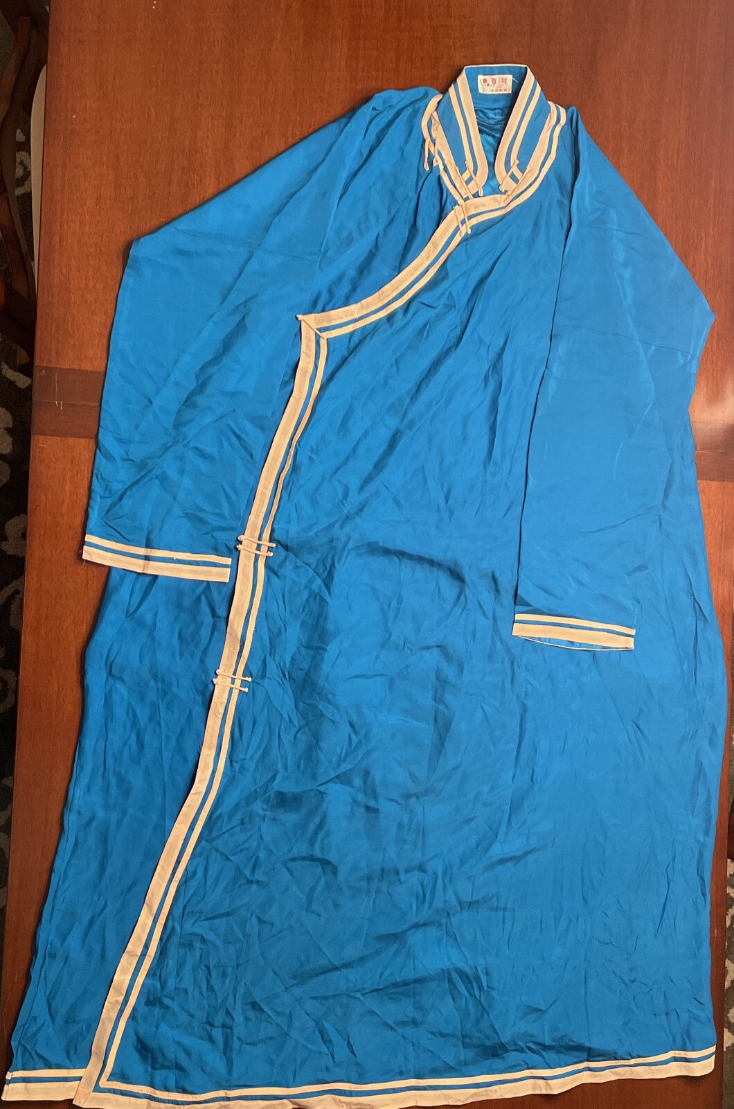 Vintage 1980’s Chinese Bai Hua Embroidered Chinese Silk Robe Jacket Blue
