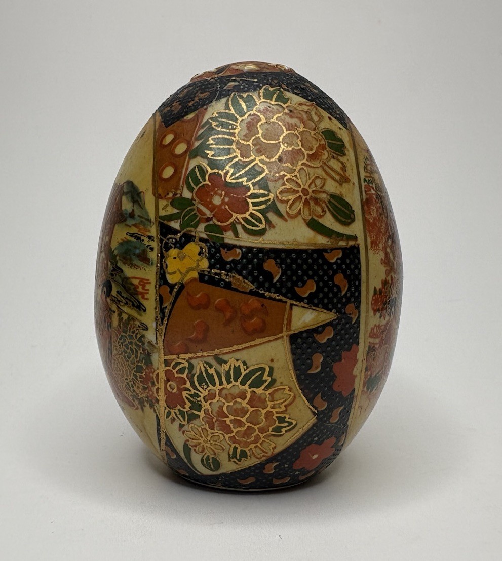 LOOK Satsuma Asian Porcelain Hand Painted Egg – Geisha Gold Gilt Japan Nice