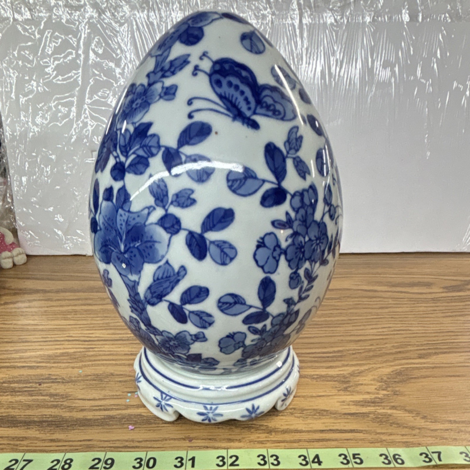 Dechang Ceramics Blue & White Porcelain Egg On Base Butterfly Floral Approx 9”H