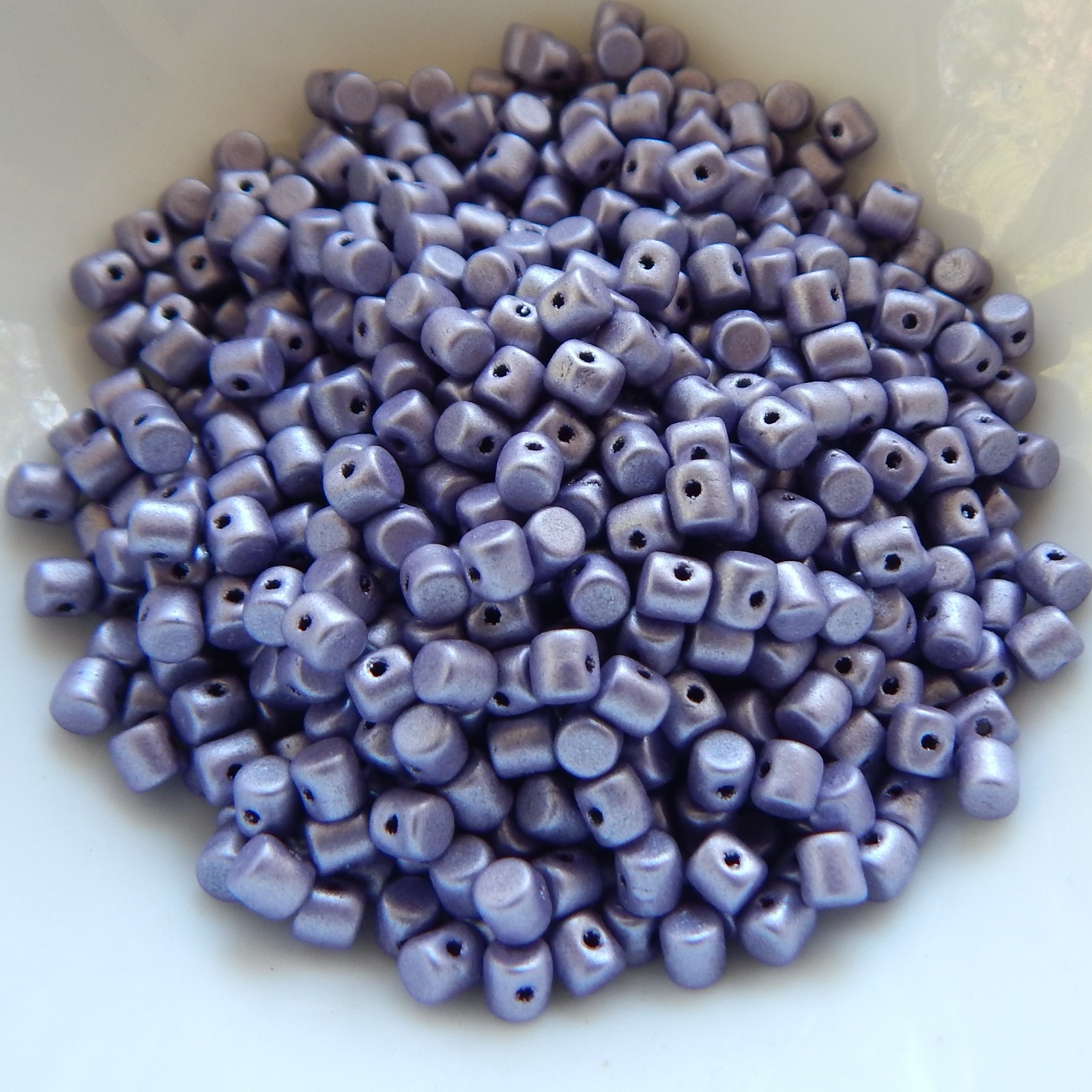 Minos Par Puca® 5 grams – Metallic Matte Purple – 2.5x3mm Cylinder