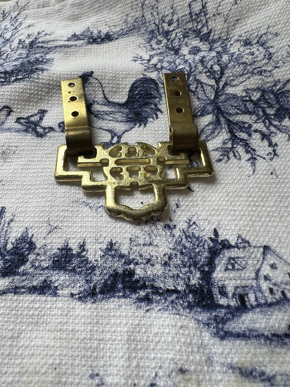 Vintage Chinese Oriental Wood Carved Pitcure Wall Hanger Brass Painting Mount