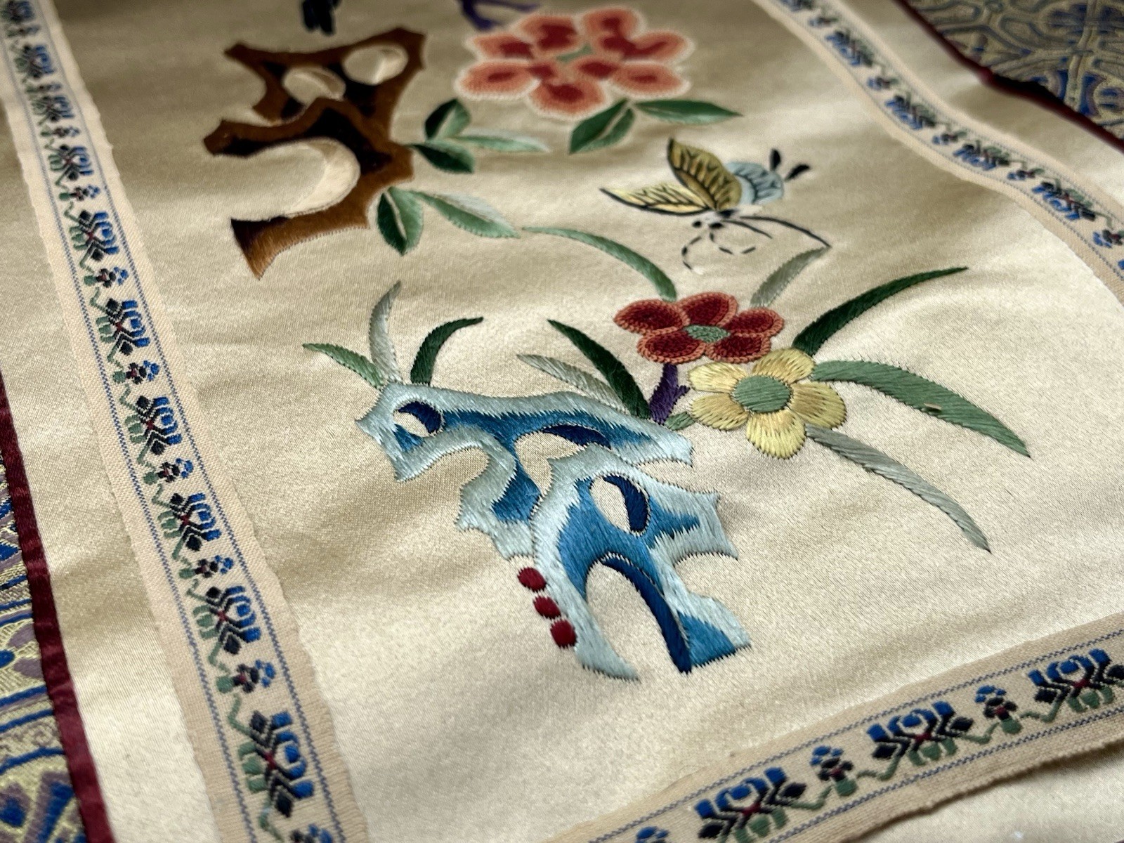 Vintage Embroidered 100% Silk Tapestry Wall Hanging Panel Birds Flowers 17”x9.5”