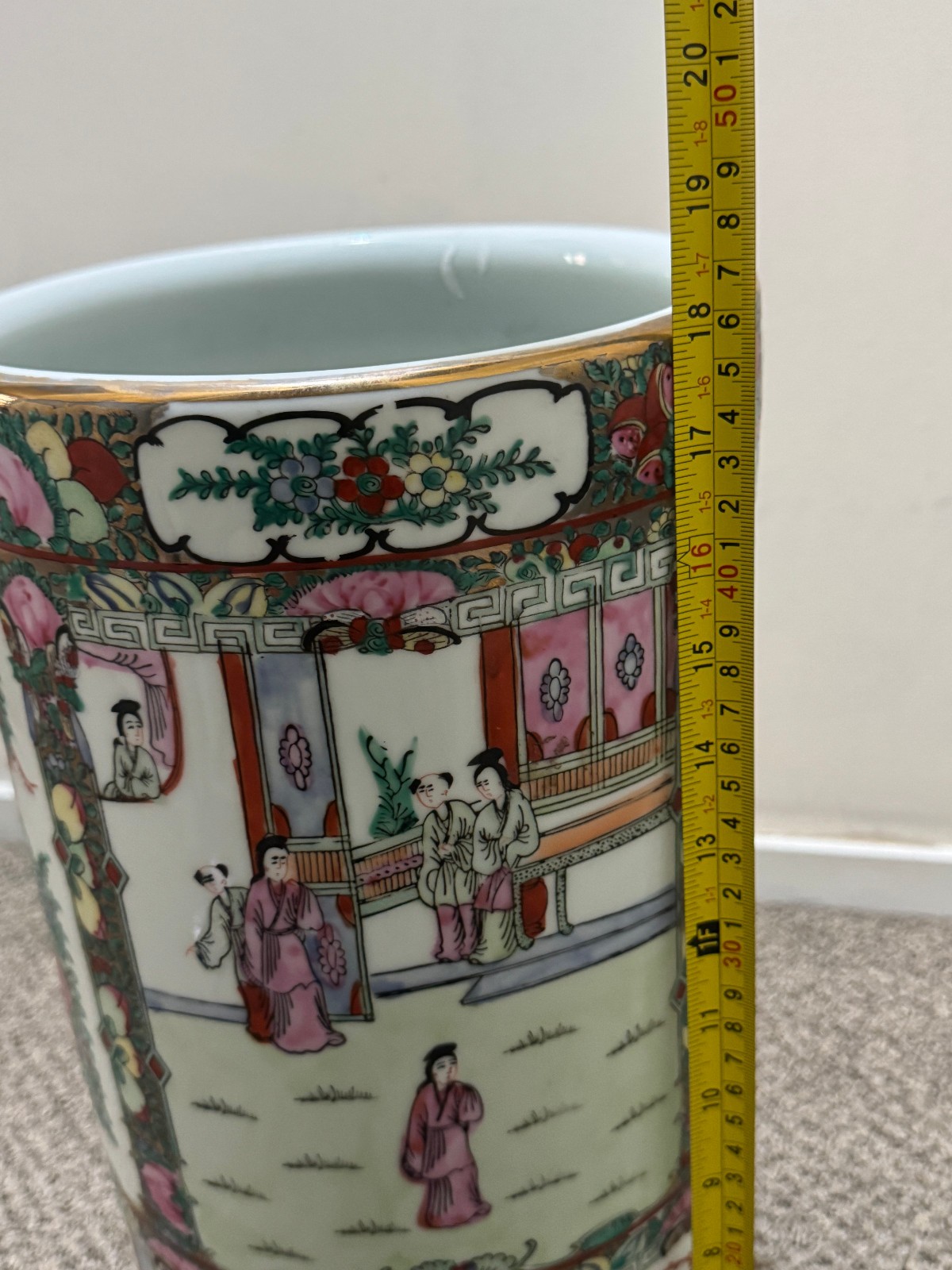 Vtg Mid 20th c. Chinese Famille Rose Medallion Umbrella Stand Entryway Holder