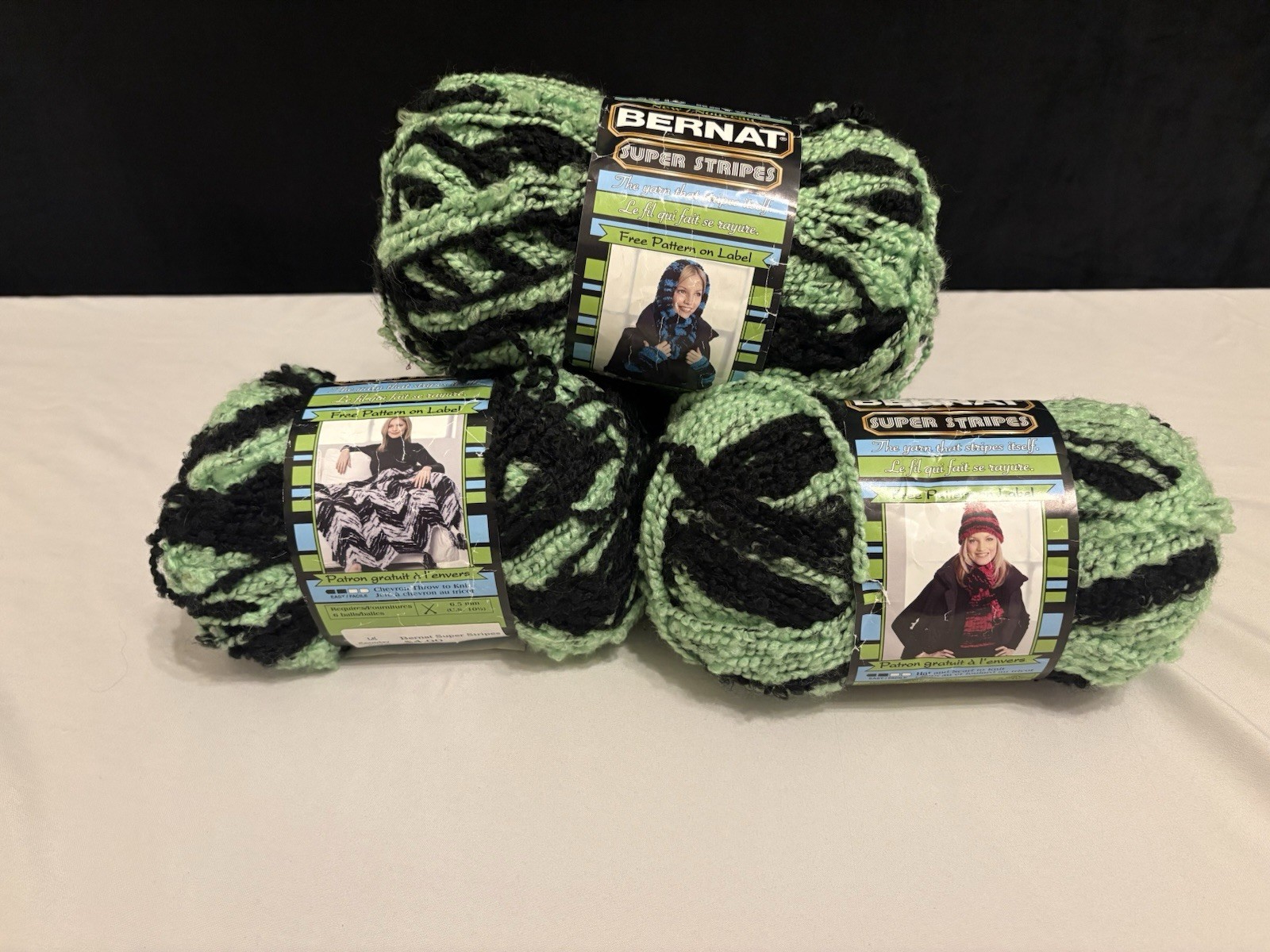 Bernat Super Stripes Black And Lime Self Striping Yarn Lot Of 4