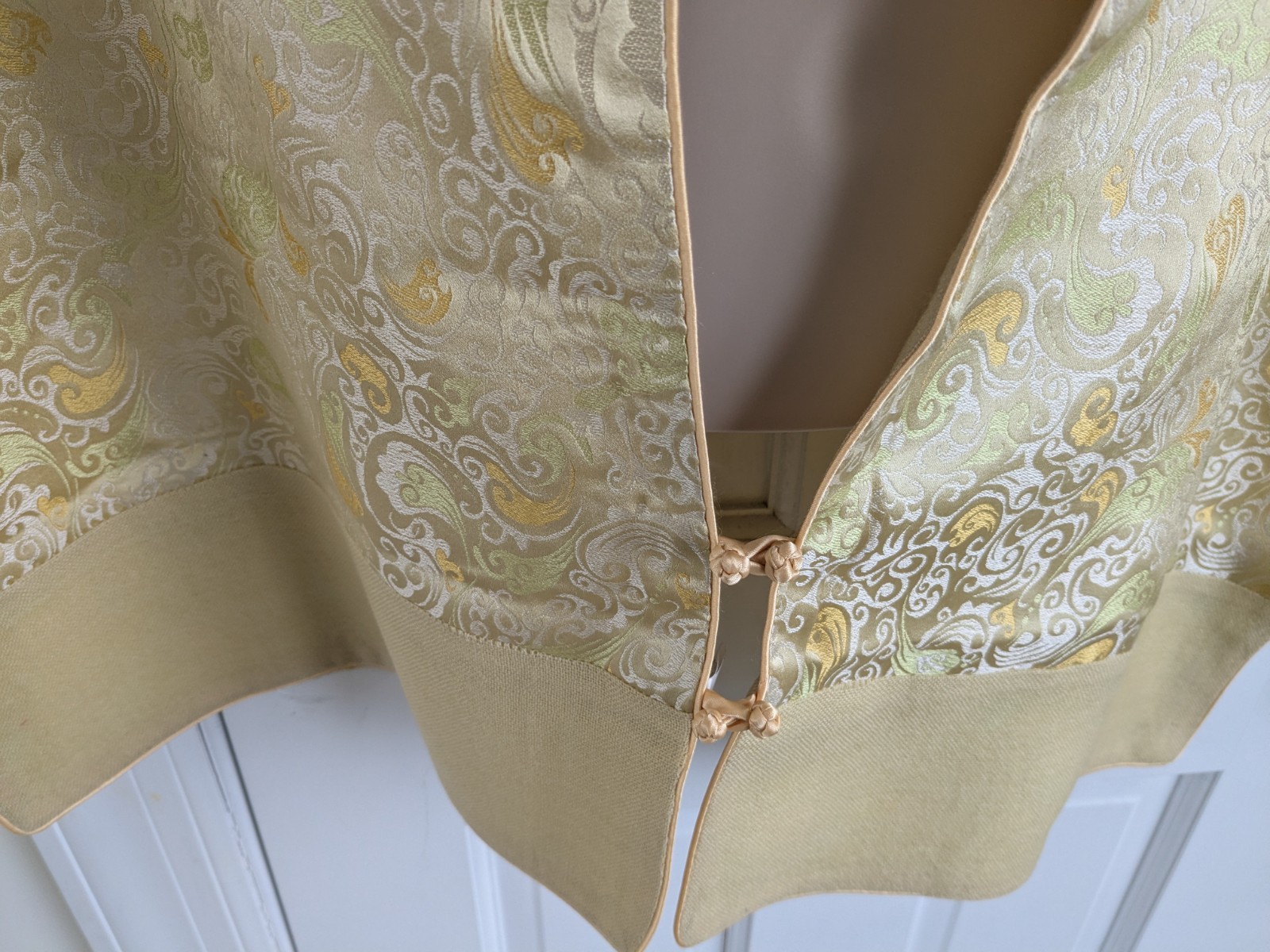 NEW in Mesh Bag Nanjing Yunjin Research Inst. Silk Brocade Scarf/Shawl w/Frog