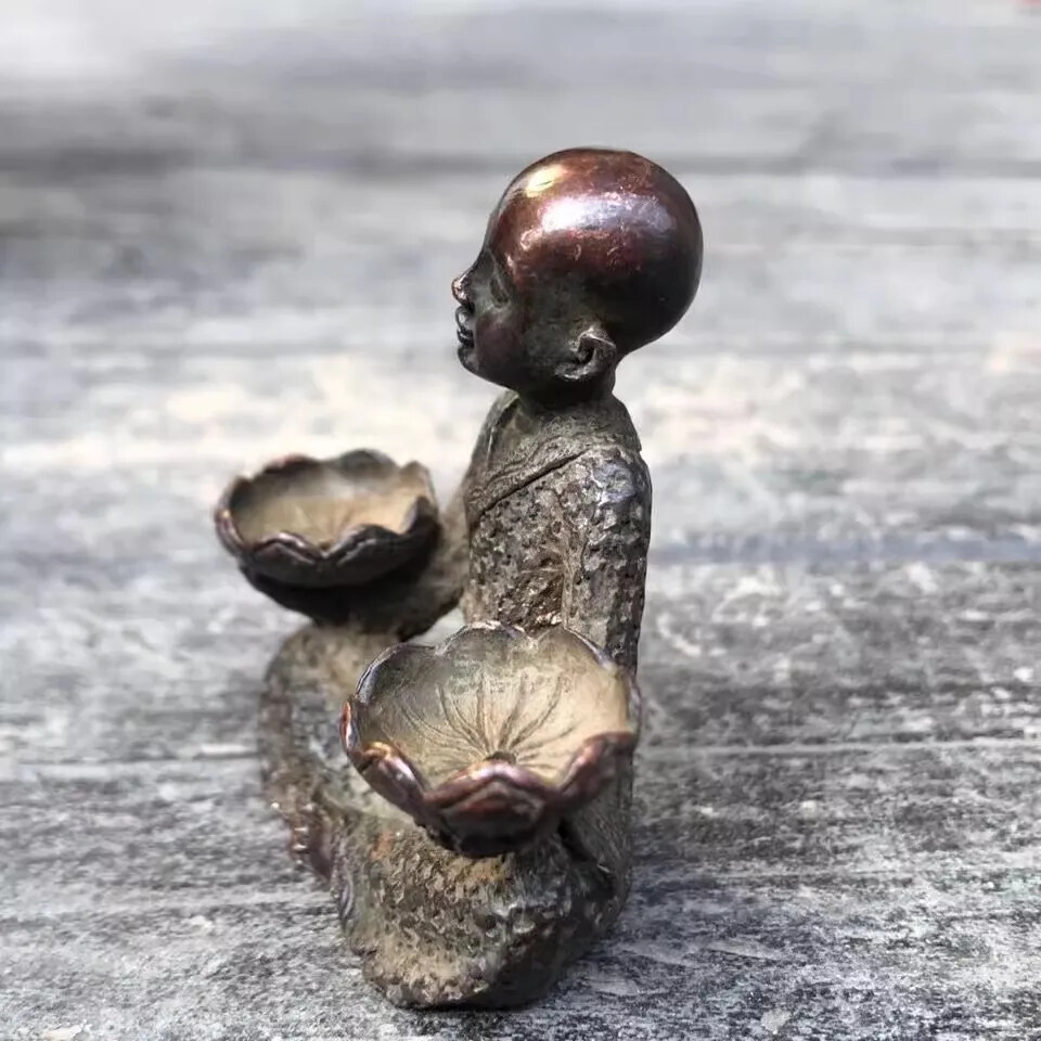 Vintage Bronze Hand Holding Lotus Little Monk Sculpture Decoration Collection