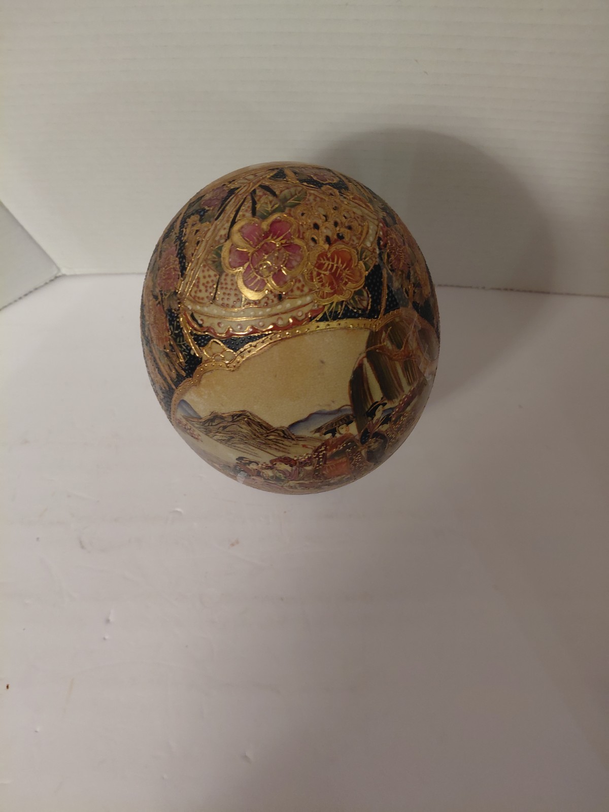 Vintage Satsuma Chinese Porcelain 14″ Asian Art Gold Gilding Egg Excellent Cond.