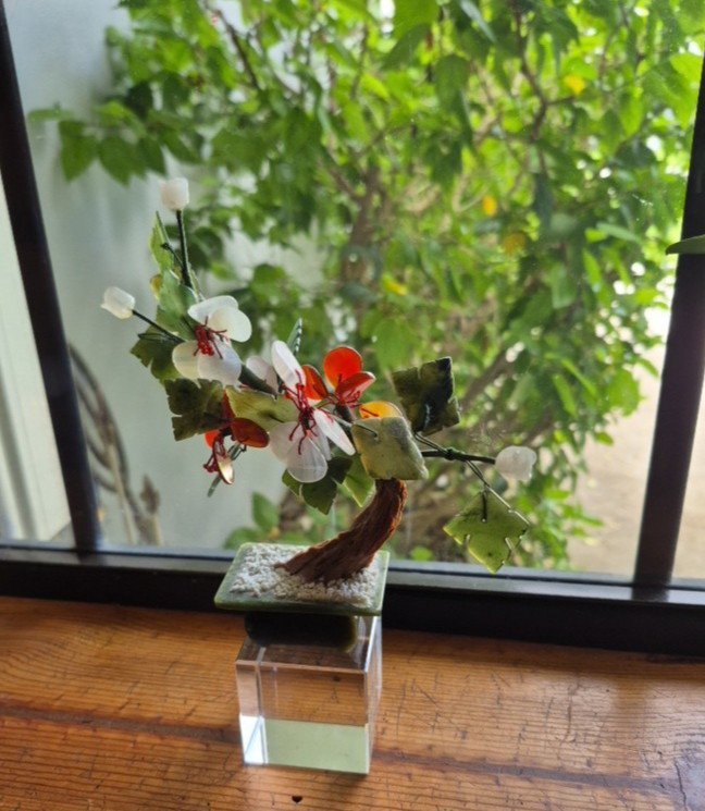 Jade Stone Bonsai Tree White Roses Carnelian Red Flowers Green Jade Leaves Base