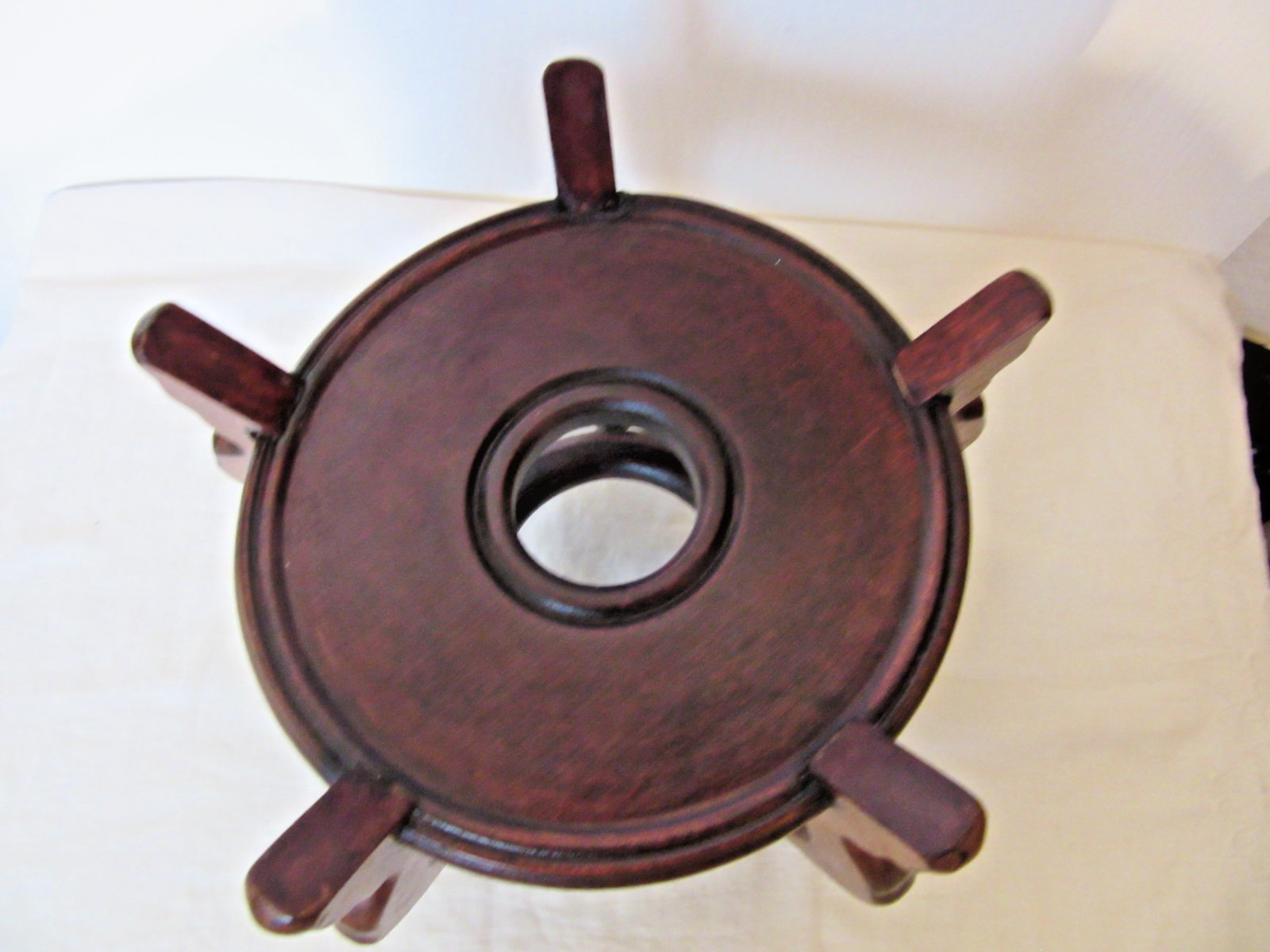 Vintage Chinese Carved Wood Display Stand for a Vase Bowl Statue max 6 1/2″ Base
