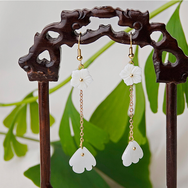 China Conch/Coloured Glaze Flower Gild Tibetan Style Vogue Earbob Earrings