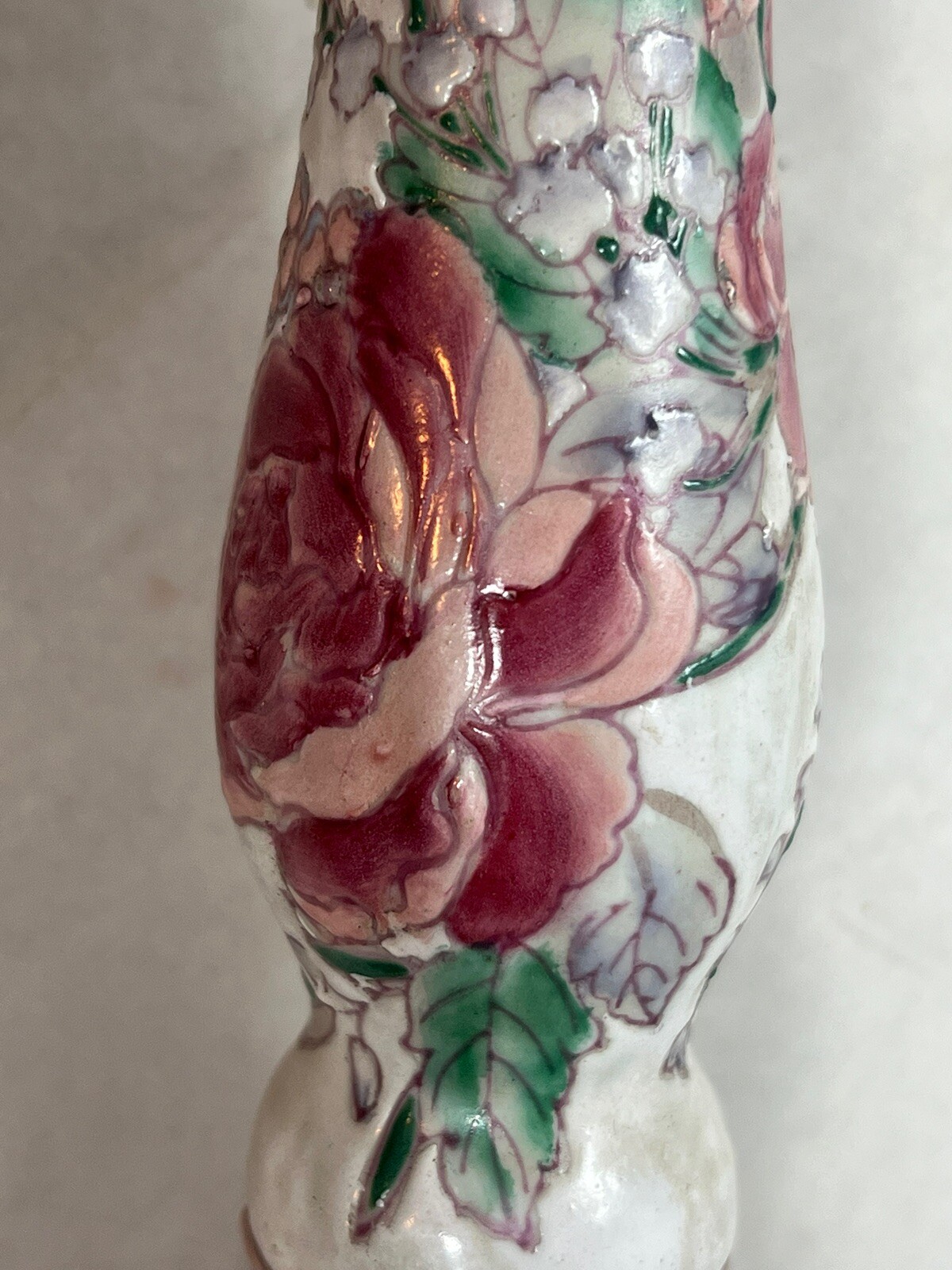 Vtg Chinese Famille Rose Porcelain Thin Lamp Roses Floral Textured Wood Base