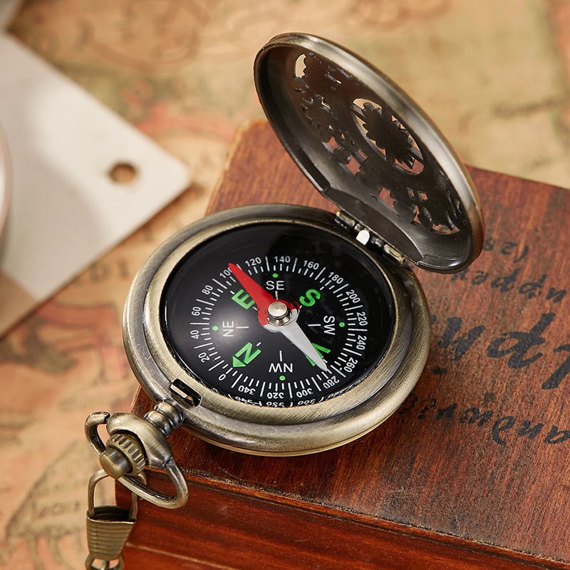 Compass Pocket Watch Outdoor Hiking Classic Flip Cover Navigation Pendant