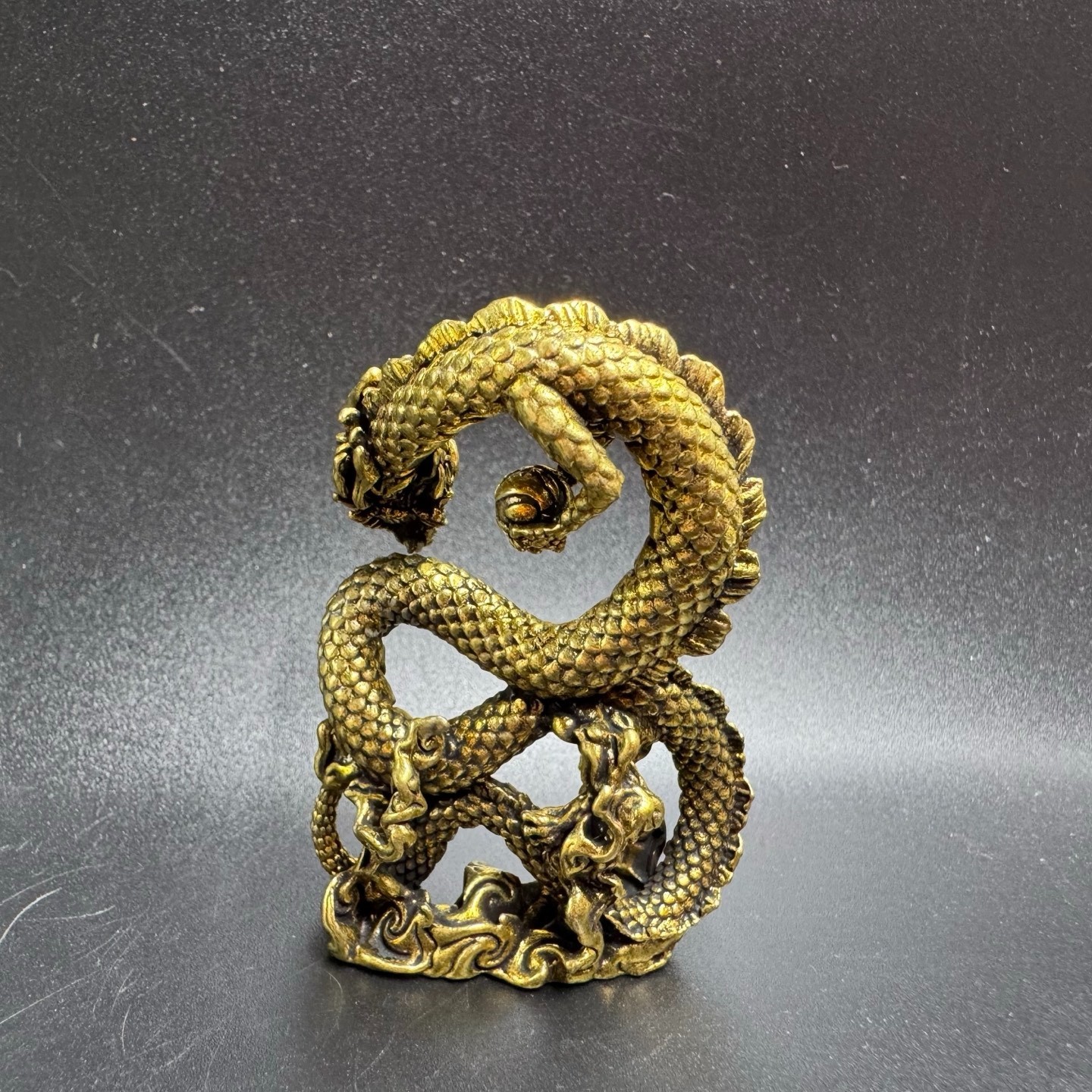 Vintage Hollow Brass Coiled Dragon Statue Play Pearl Fenghui Wealth DeskOrnament