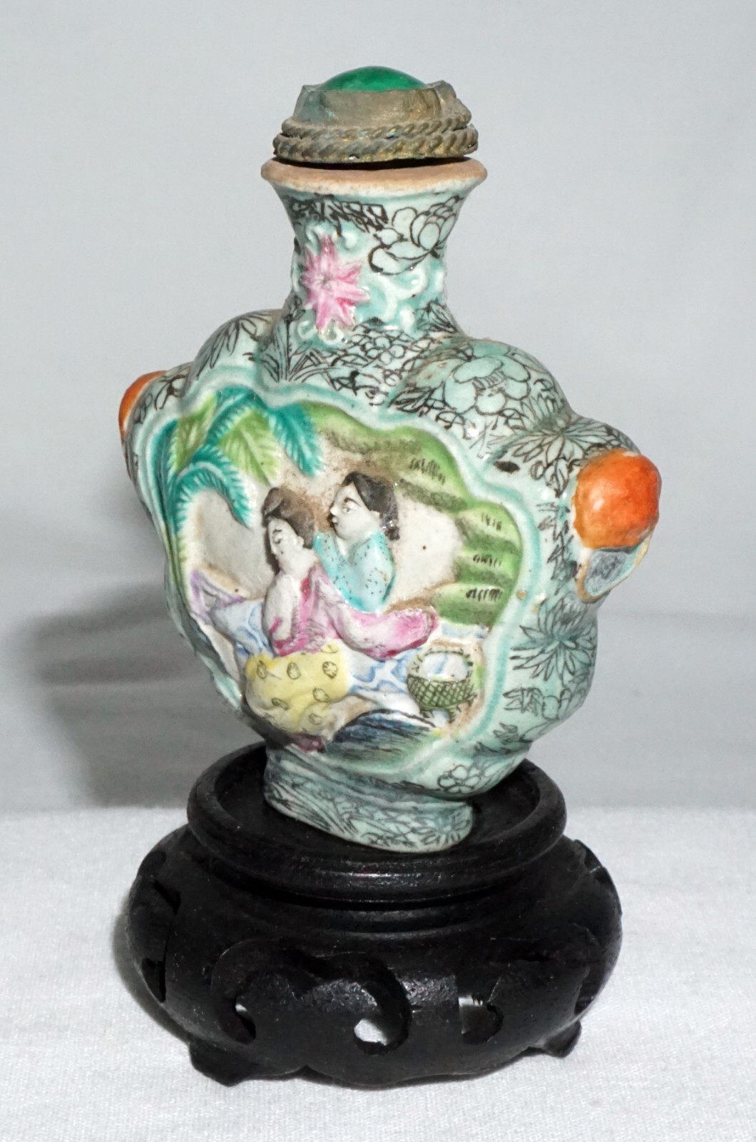 Antique Chinese Relief Snuff Bottle w. Figures Garden Motif Qianlong (LLA) IC