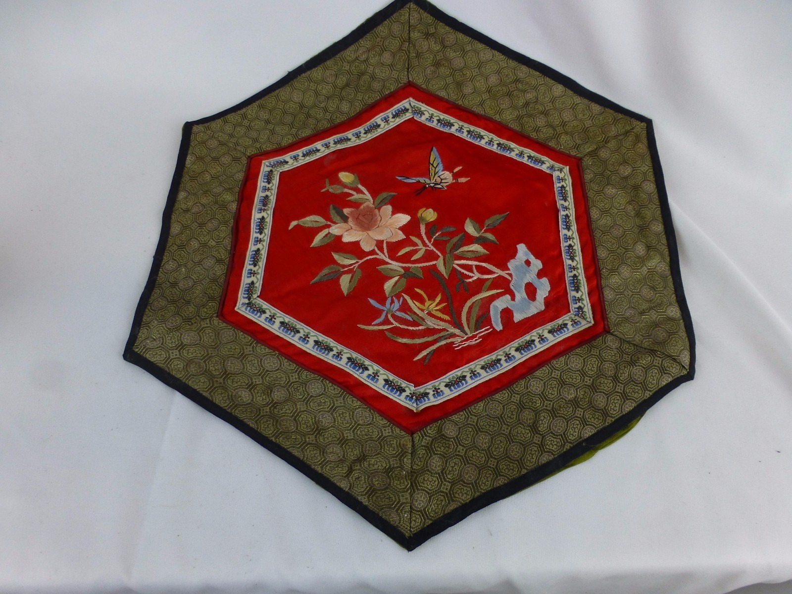 Vintage /Antique Chinese Embroidery unframed textile [Y8-W7-A8]