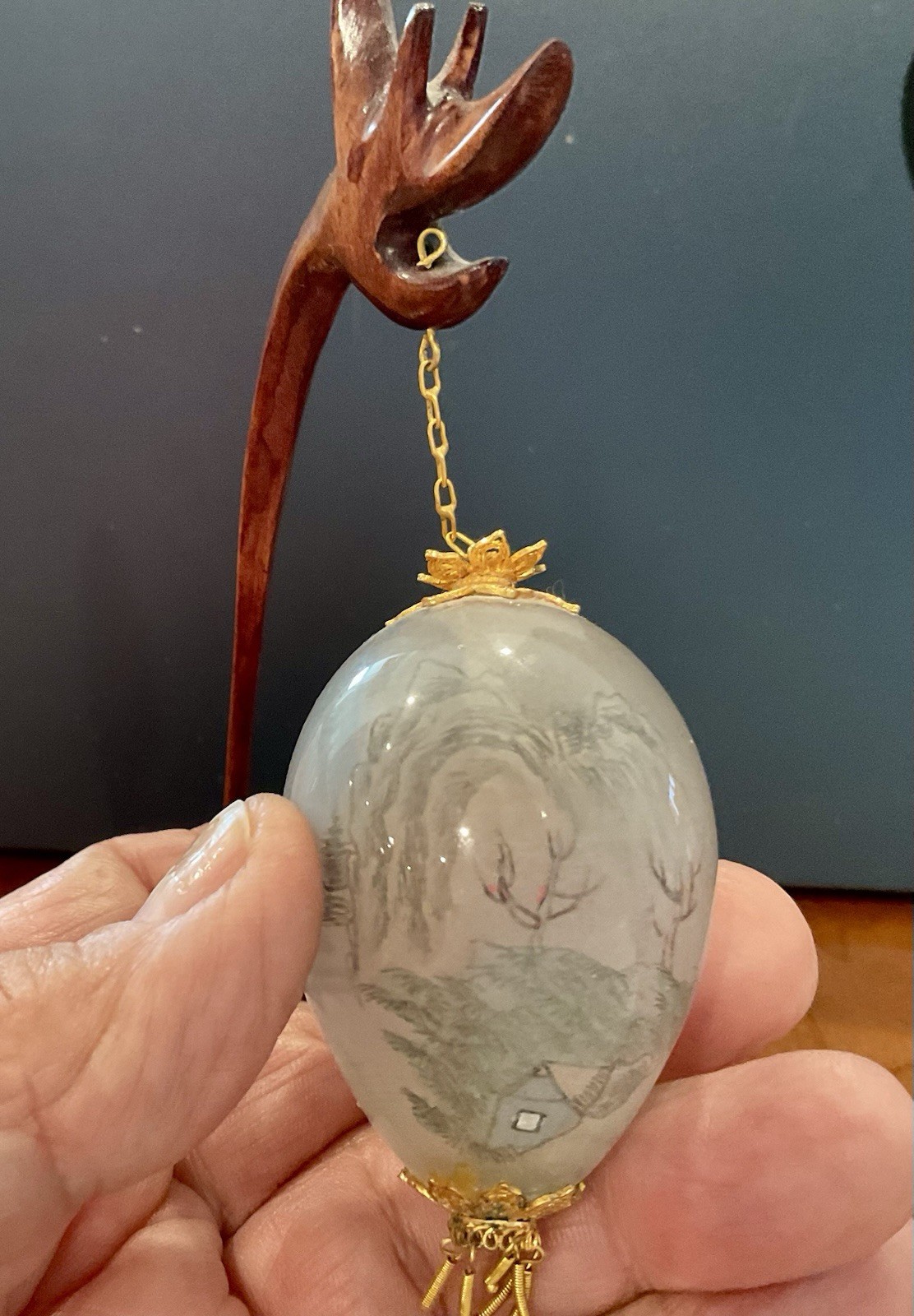 ESTATE VTG SOUVENIR FROM ASIA REVERSE PAINTED EGG DISPLAY ON WOOD STAND